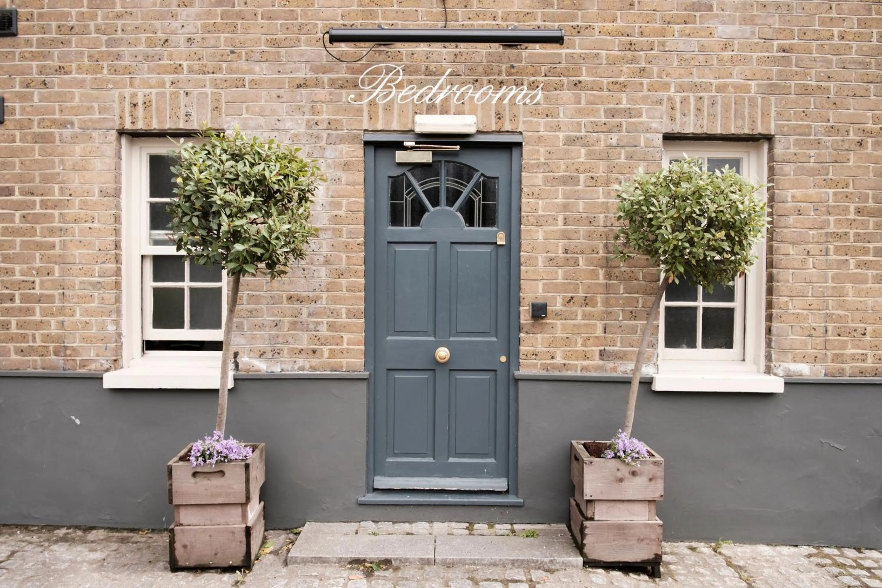 Facade/entrance in The Pilot Inn