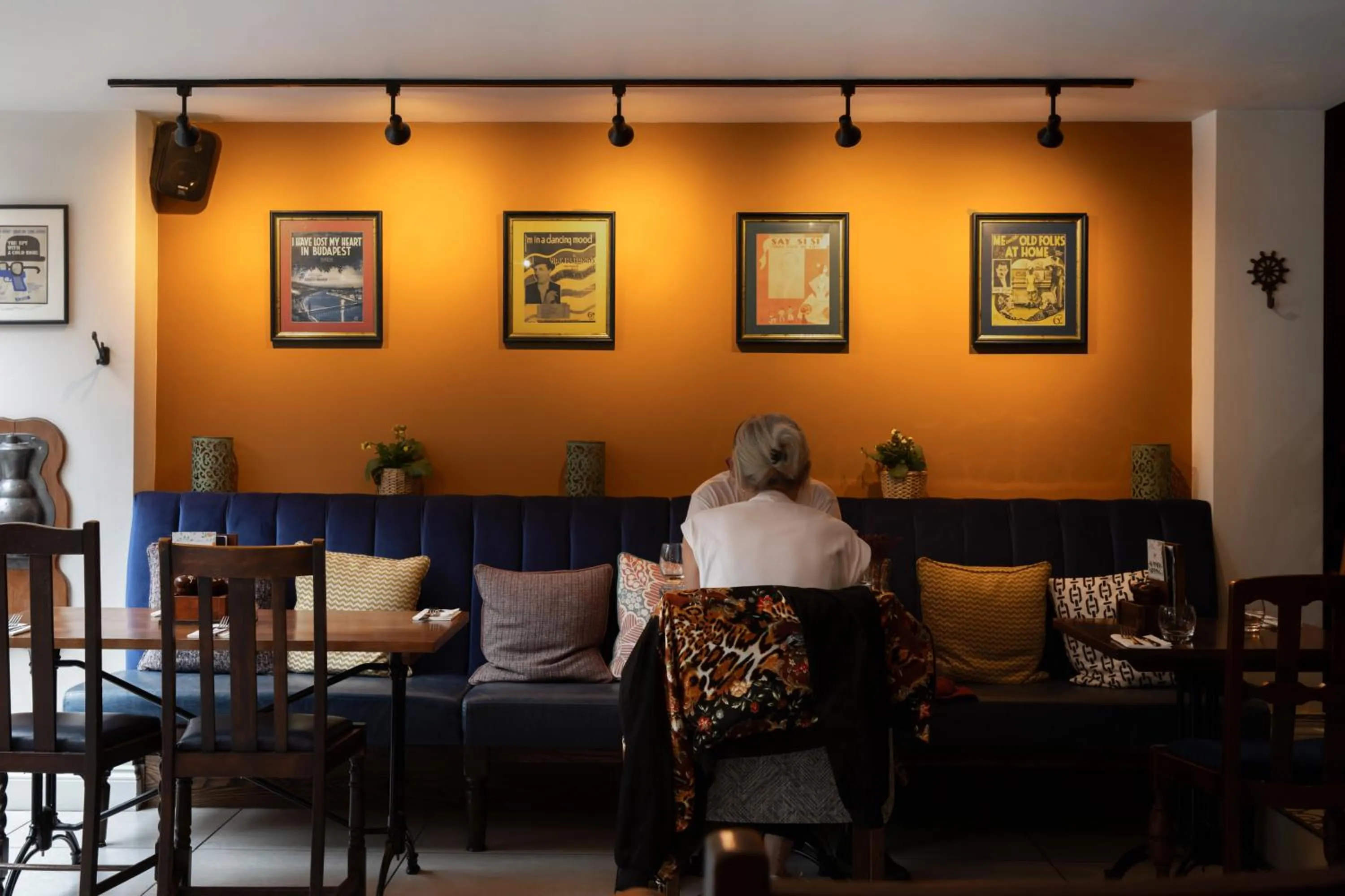 Restaurant/places to eat in The Pilot Inn