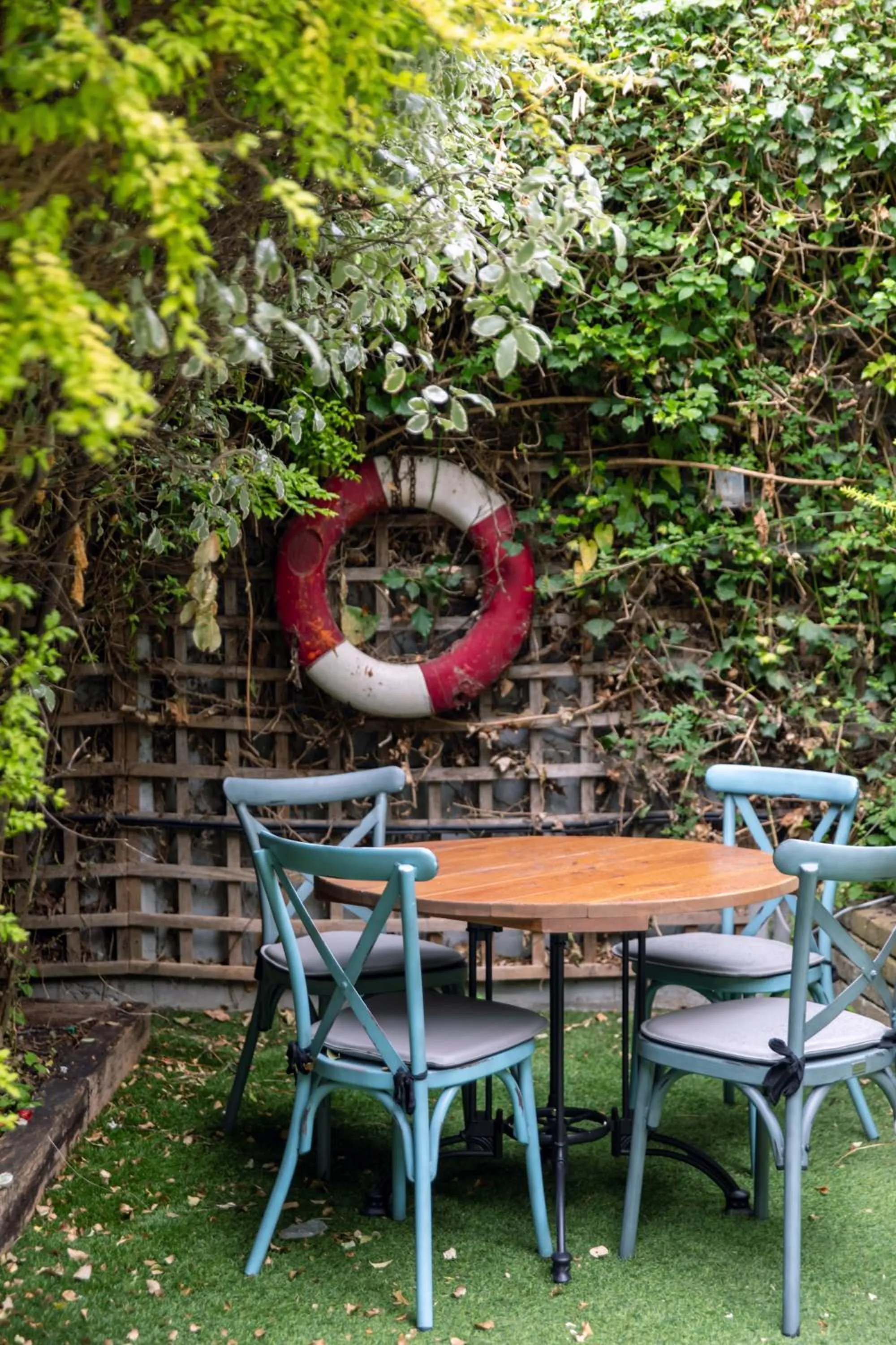 Patio in The Pilot Inn