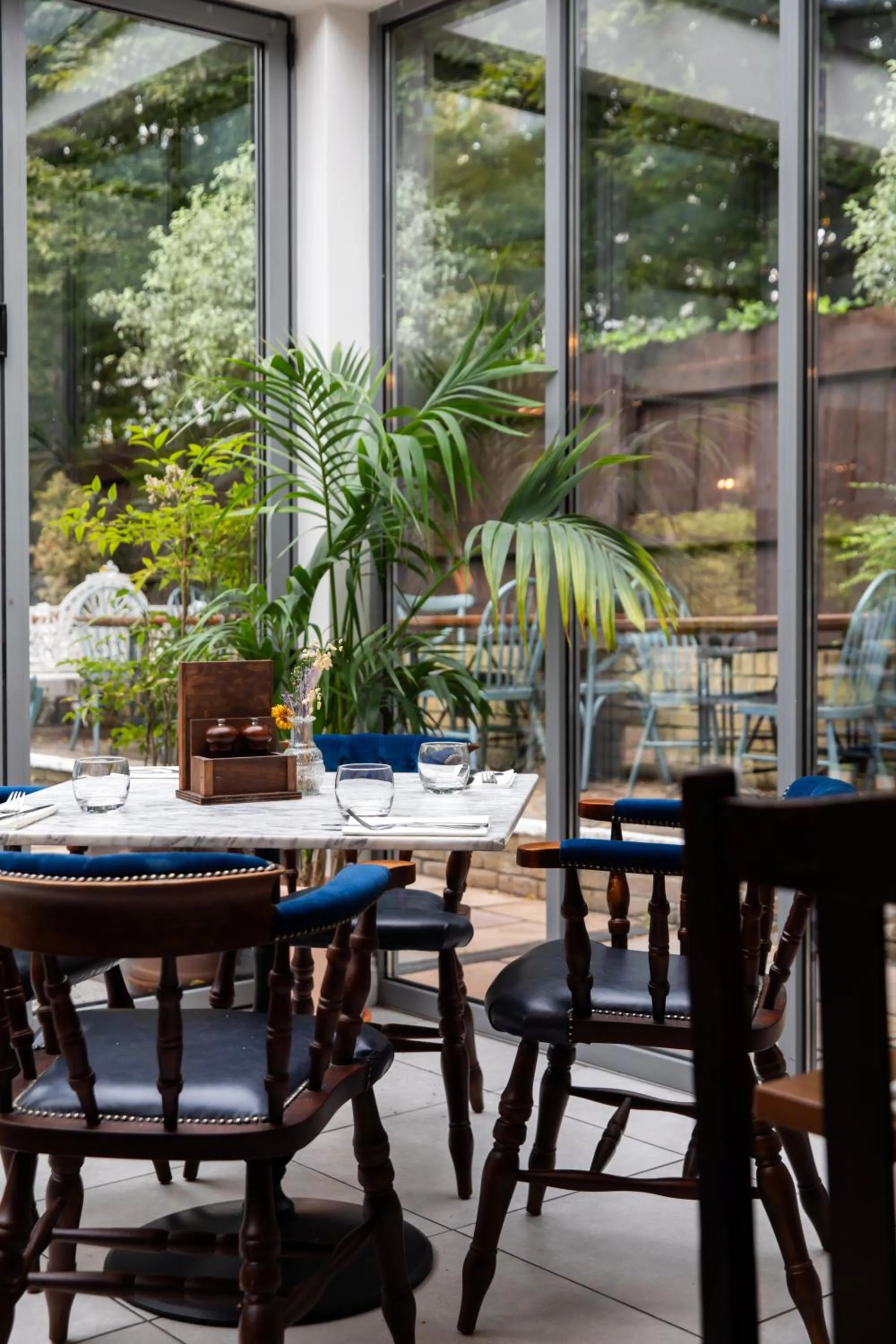 Restaurant/places to eat in The Pilot Inn