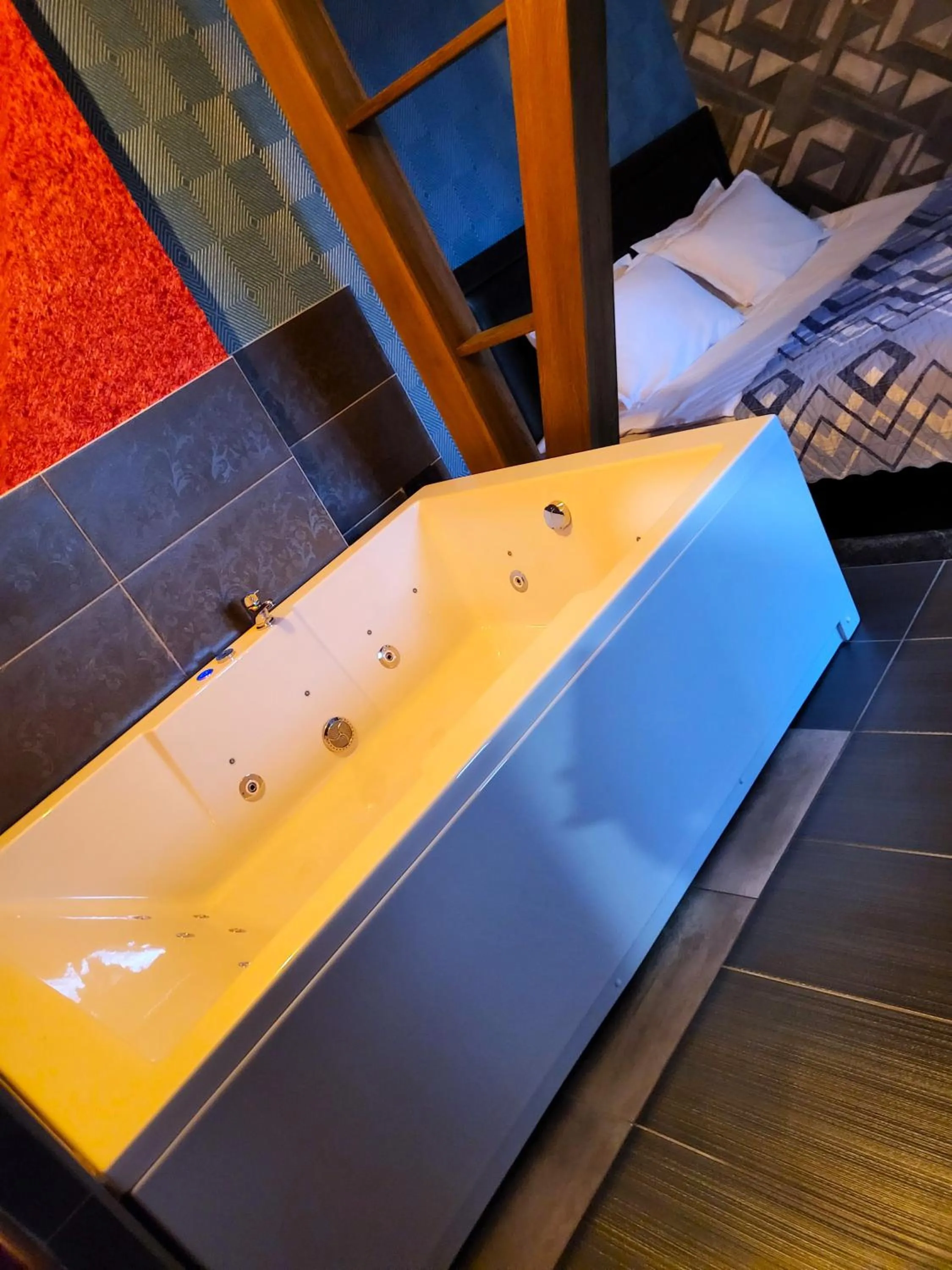 Hot Tub, Bed in Gloria Palace Hotel