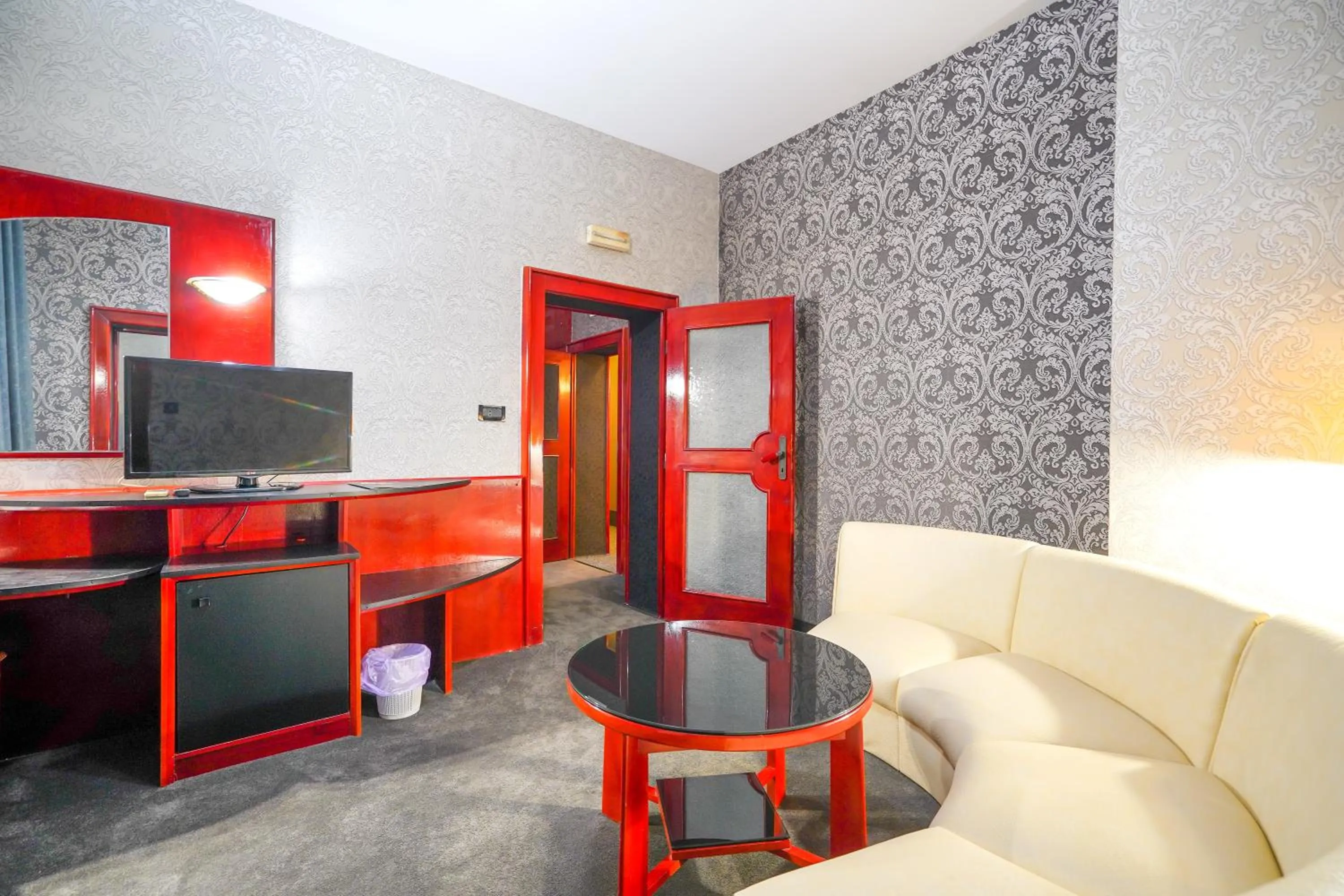 Living room in Gloria Palace Hotel