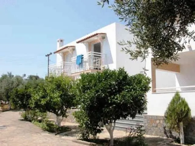 Facade/entrance in Primavera Paradise Apartments