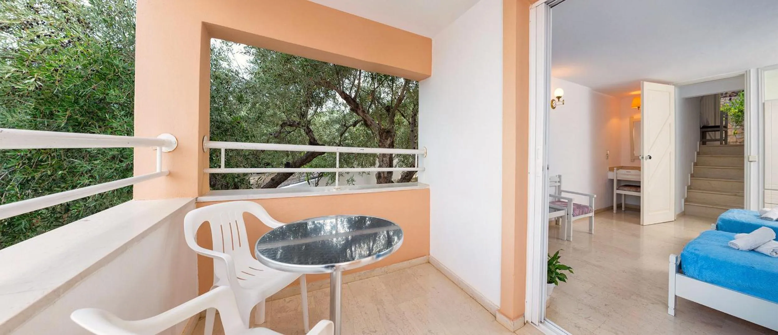 Garden in Primavera Paradise Apartments