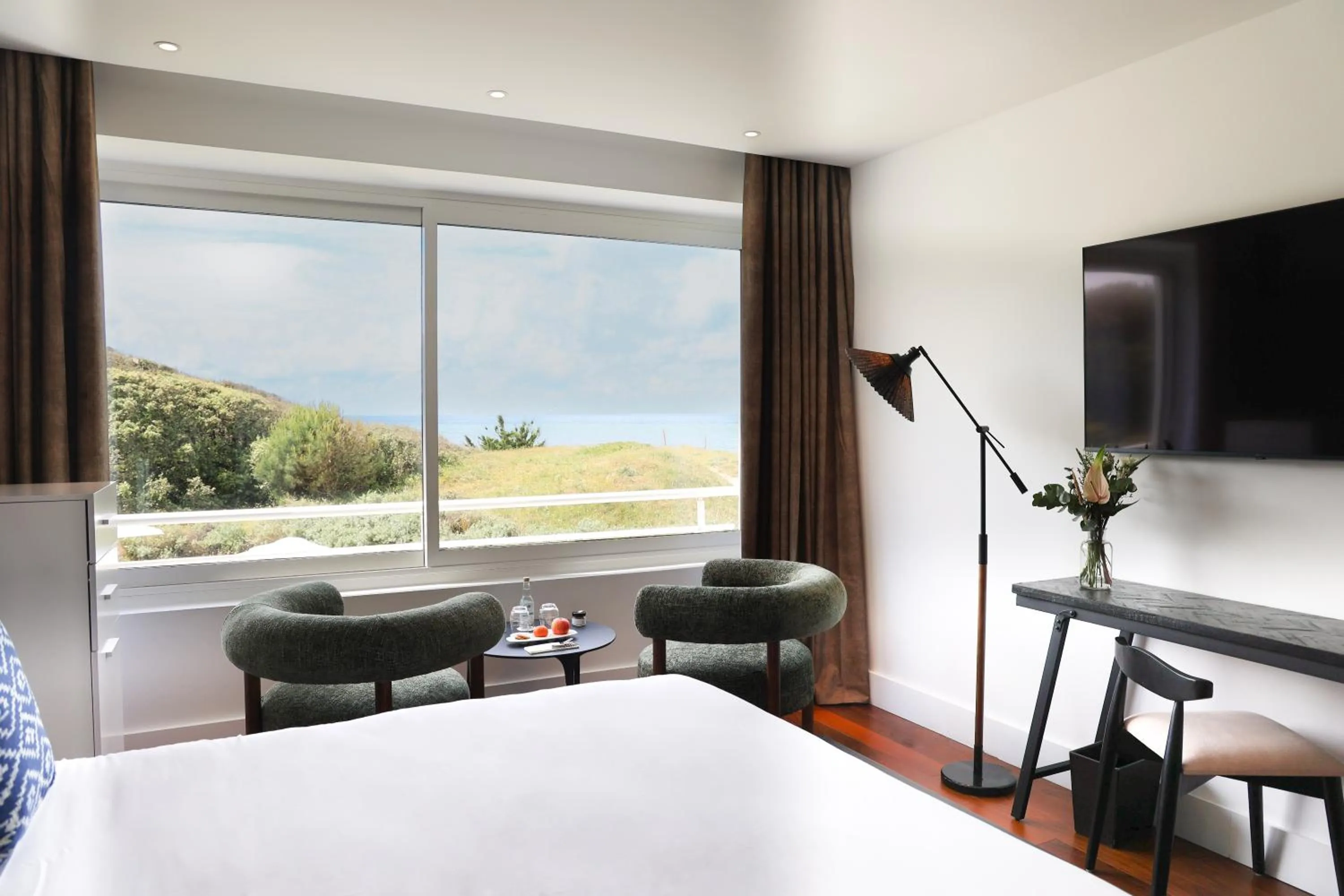 Bed in Hôtel & Spa Le Grand Large