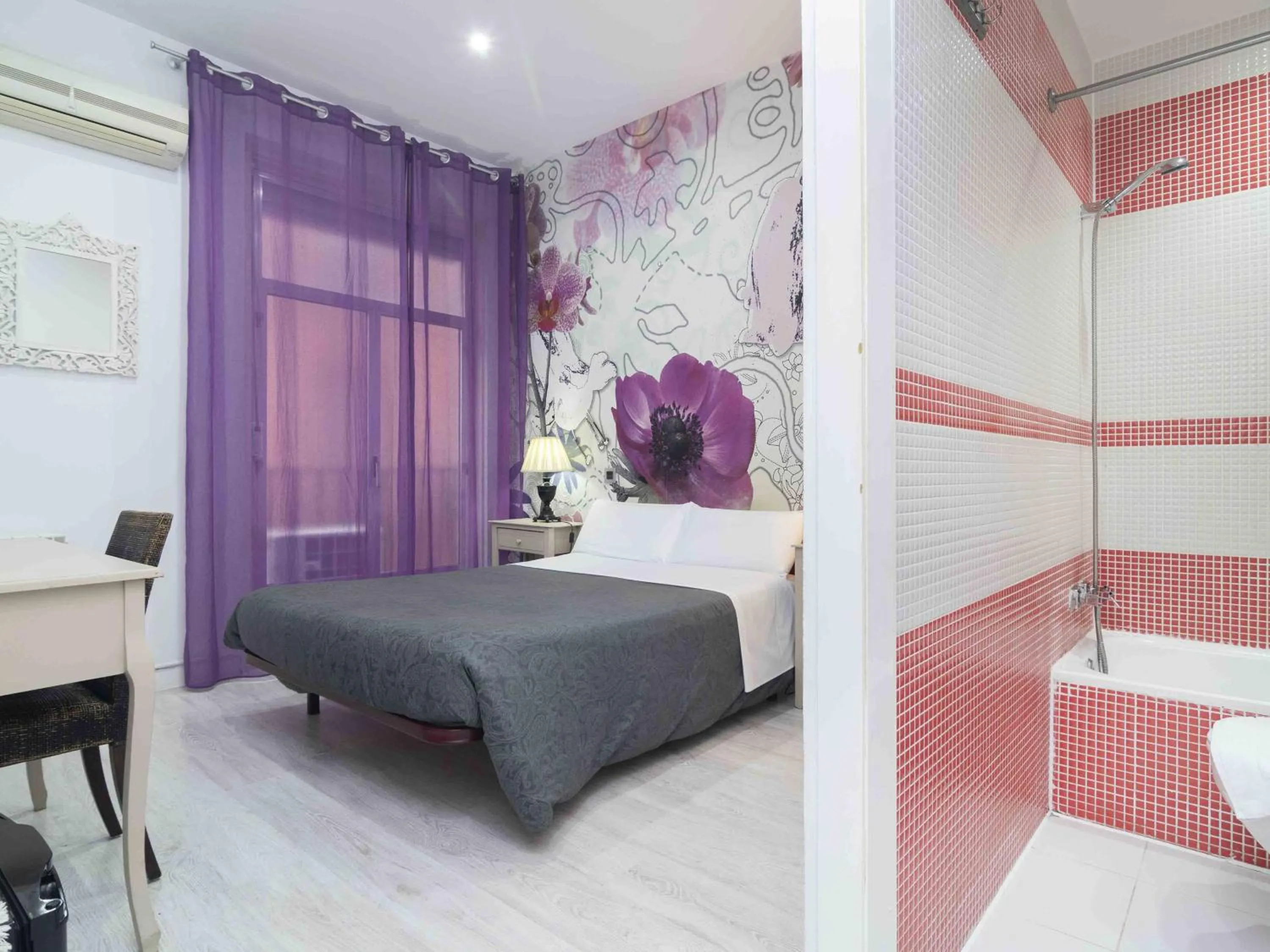 Bed in Hostal Foster