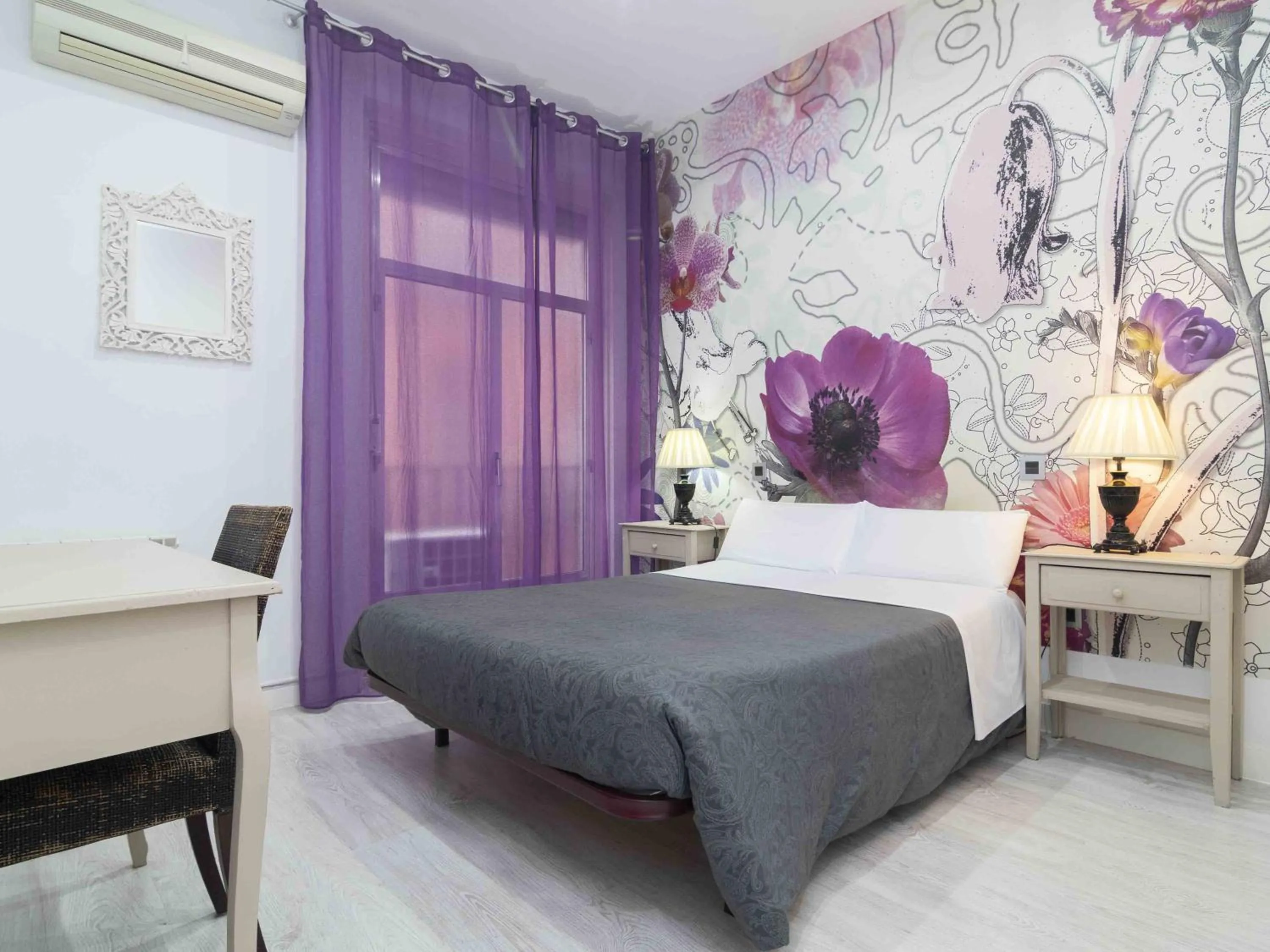 Bed in Hostal Foster