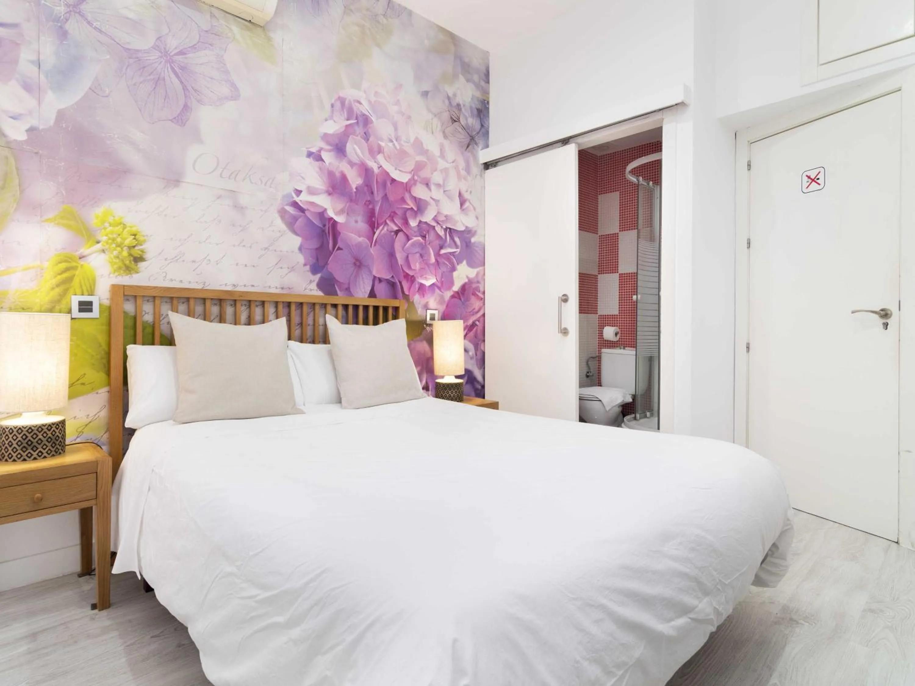 Bed in Hostal Foster