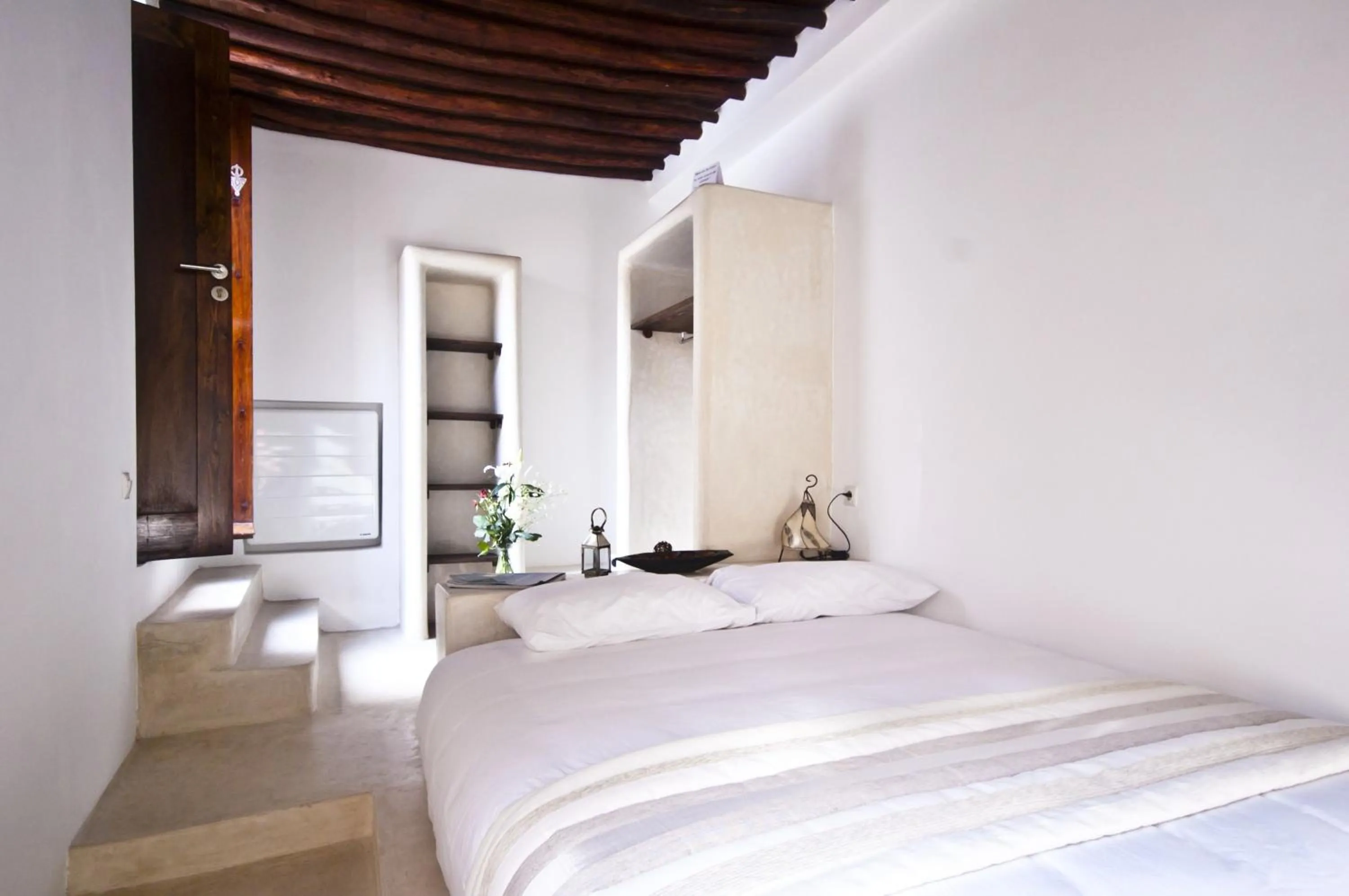 Photo of the whole room, Bed in Riad El Maâti