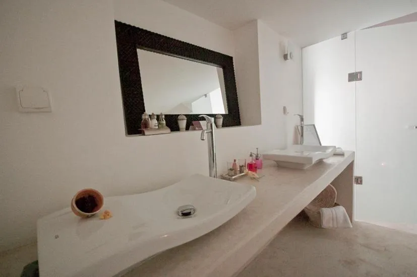 Bathroom in Riad El Maâti