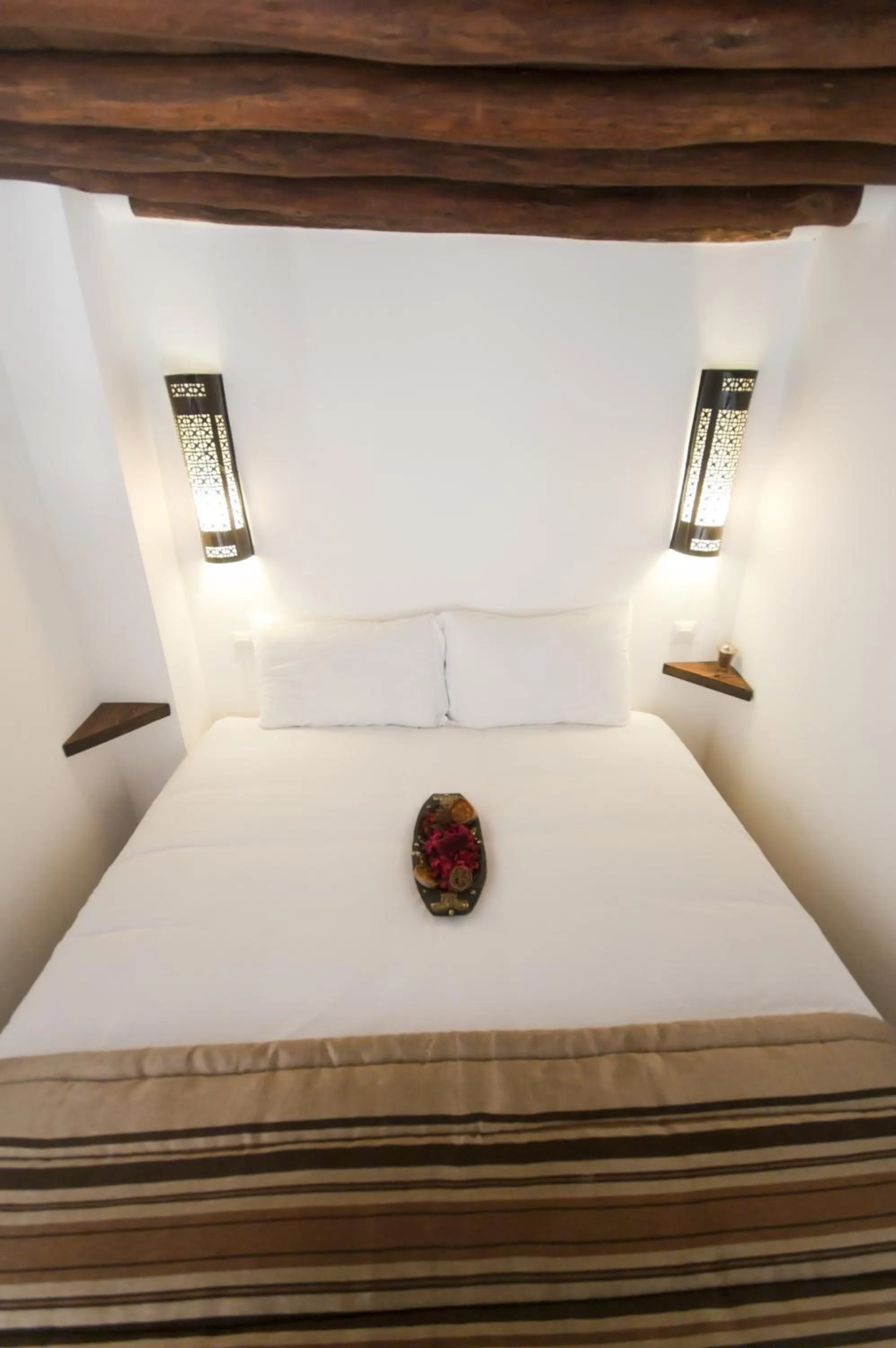 Bed in Riad El Maâti