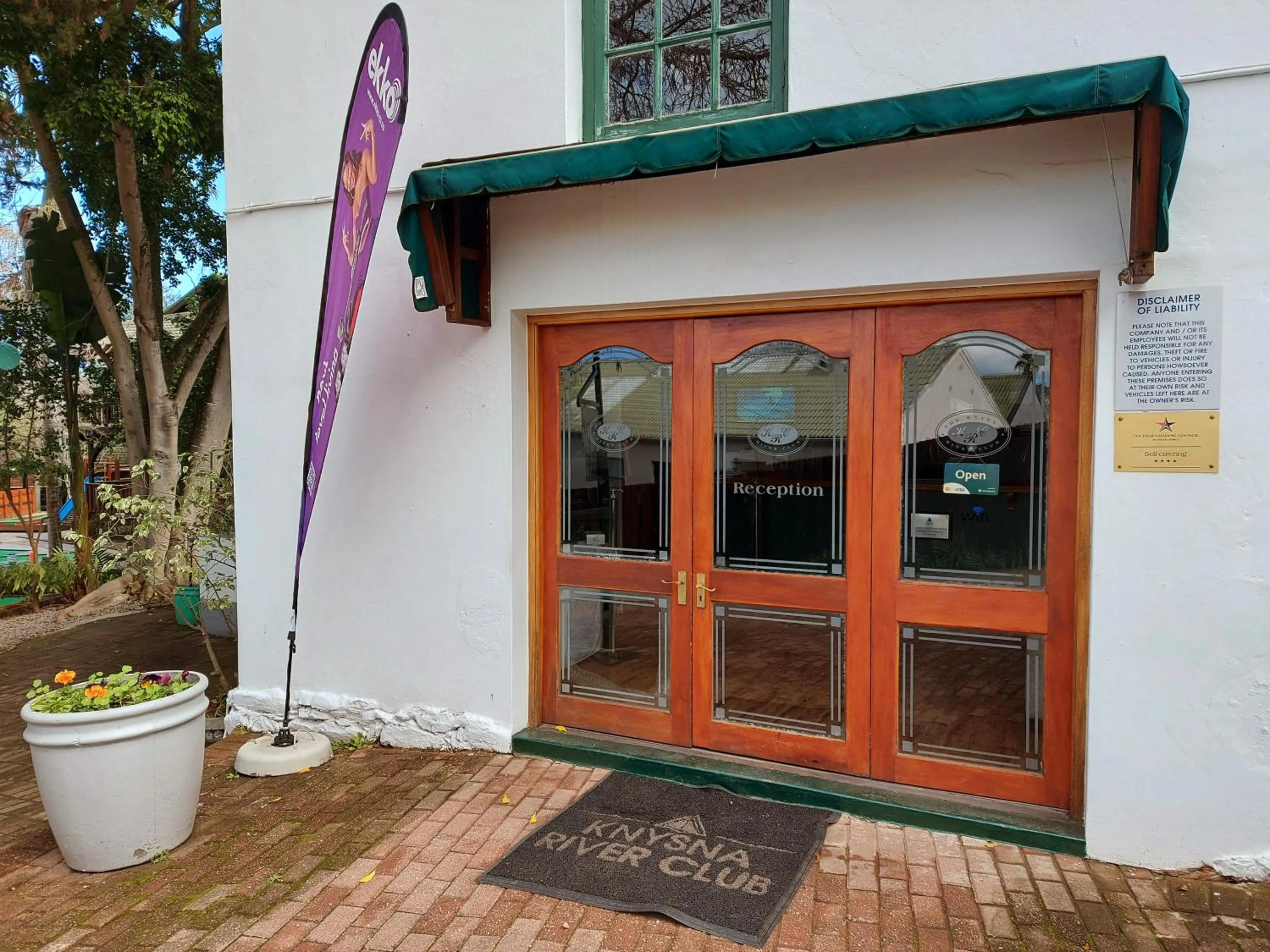 Lobby or reception in Knysna River Club by First Private Stays