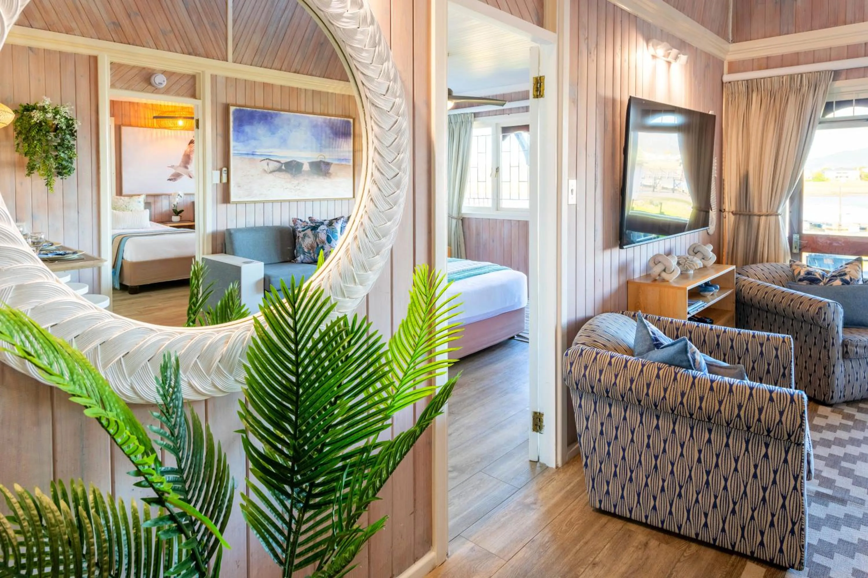 Communal lounge/ TV room, Bed in Knysna River Club by First Private Stays