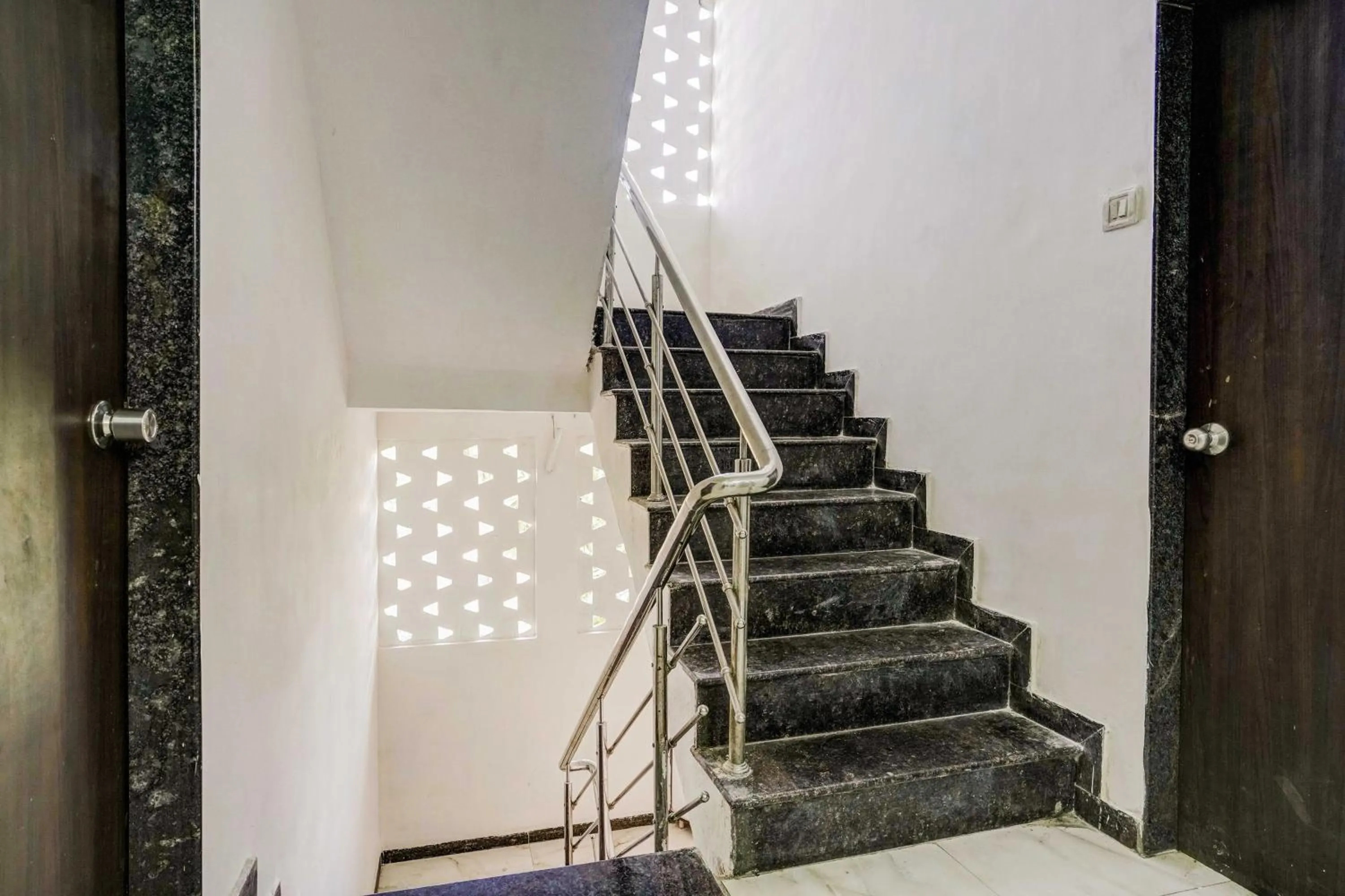 Lobby or reception in FabHotel Sahara Inn - Nr Vijay Mamta Theatre, Nashik Road