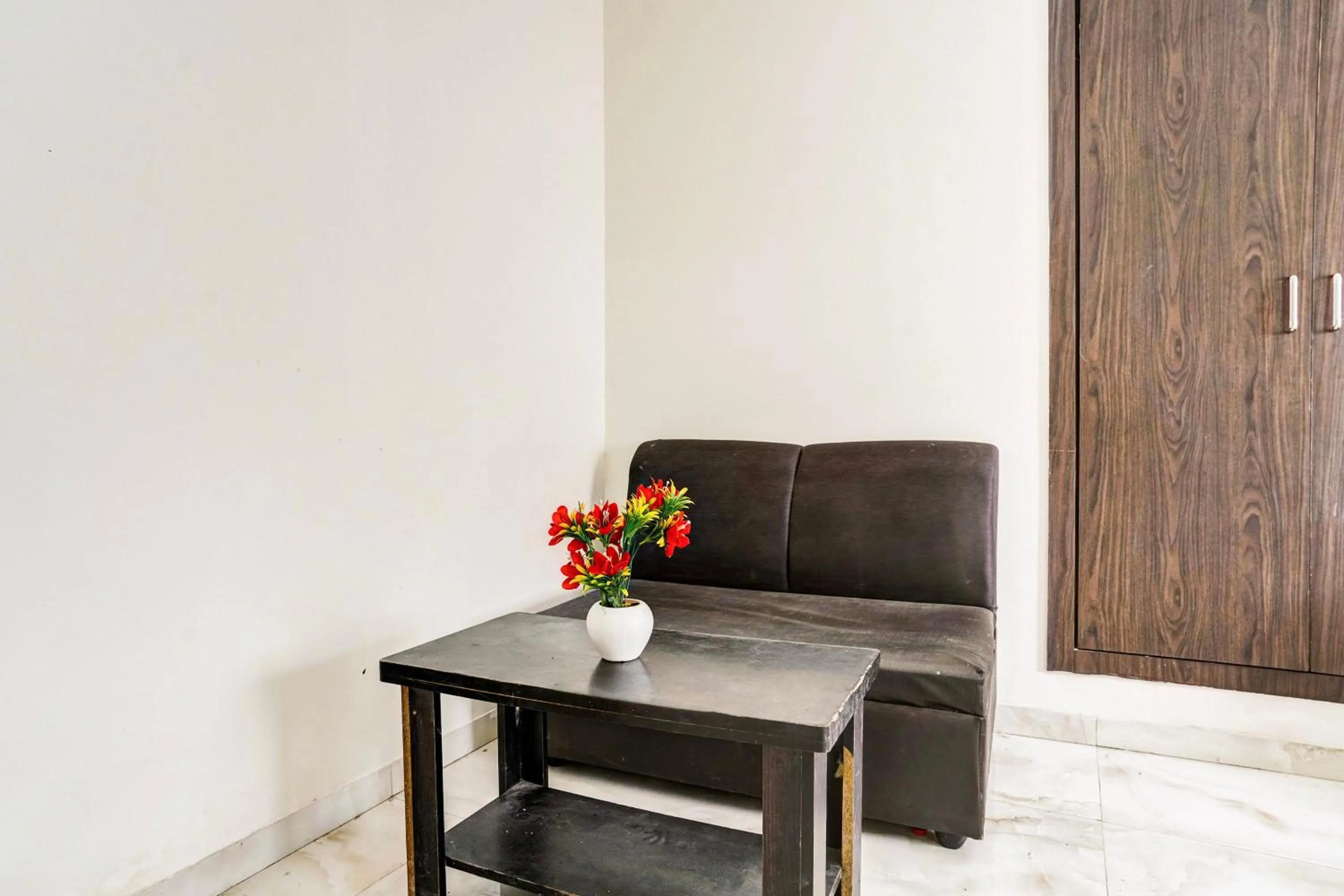 Bedroom in FabHotel Sahara Inn - Nr Vijay Mamta Theatre, Nashik Road