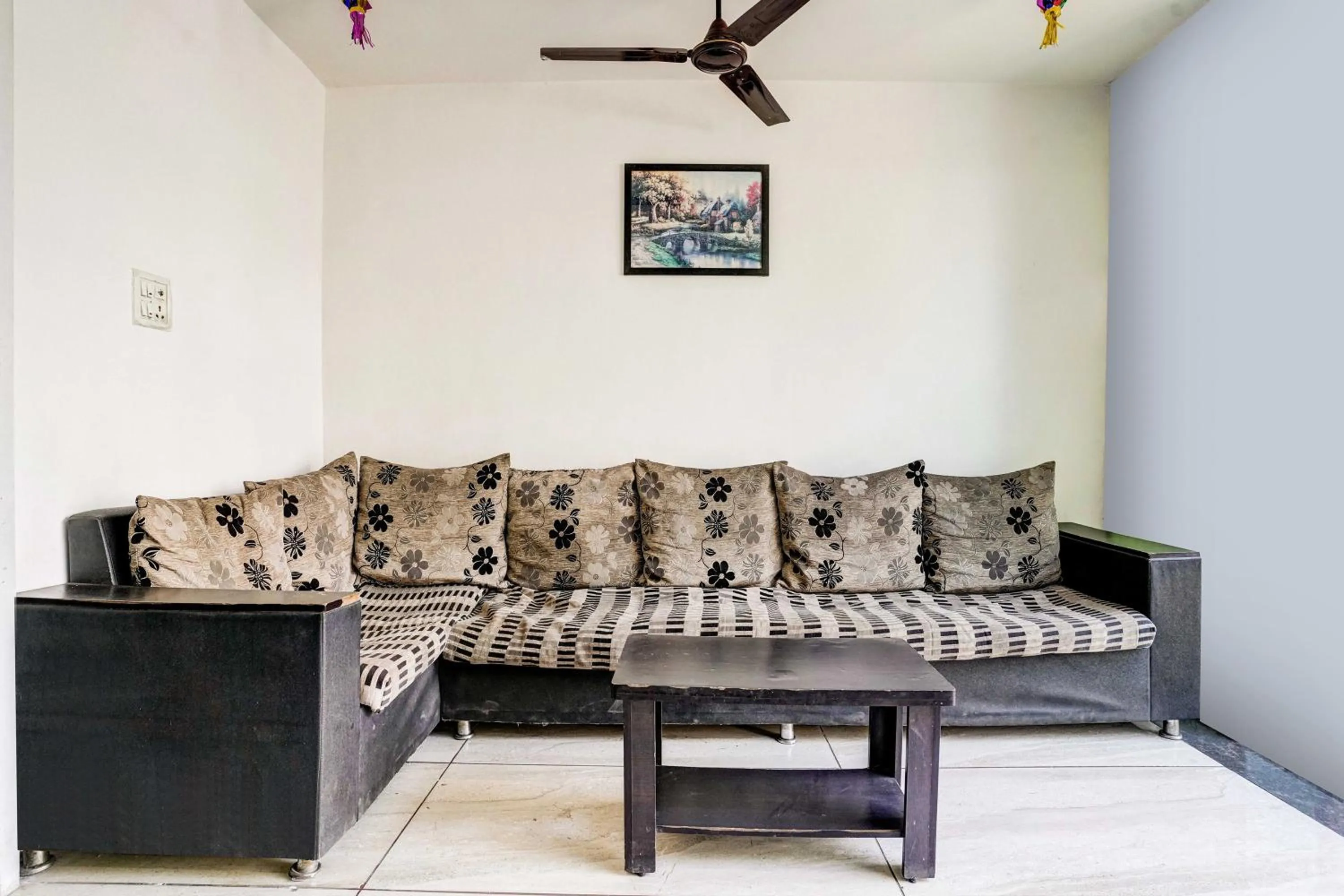 Lobby or reception in FabHotel Sahara Inn - Nr Vijay Mamta Theatre, Nashik Road