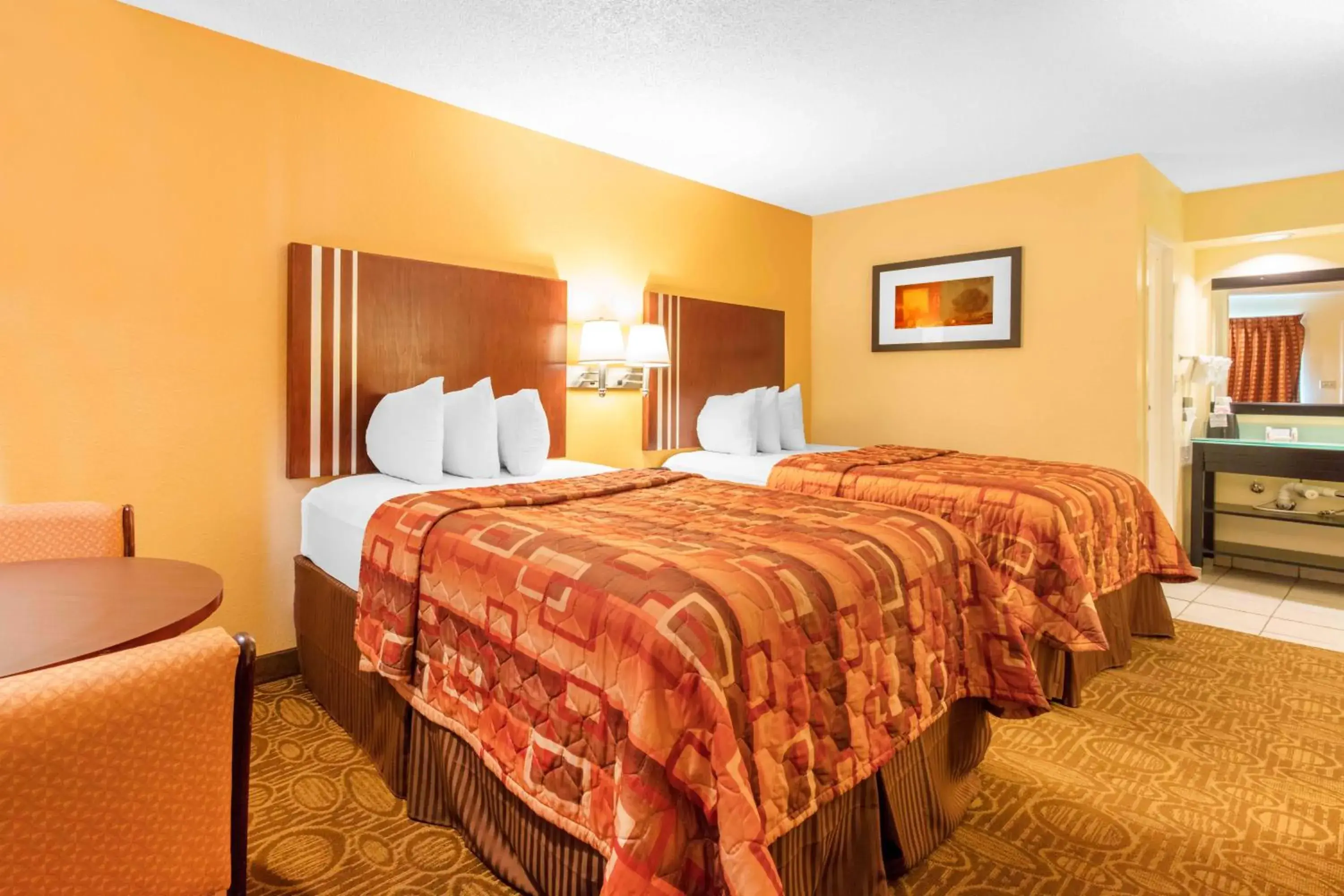 Quadruple Room - Non-Smoking in Motel 6-Little Rock, AR - Airport Quadruple Room - Non-Smoking in Motel 6-Little Rock, AR - Airport