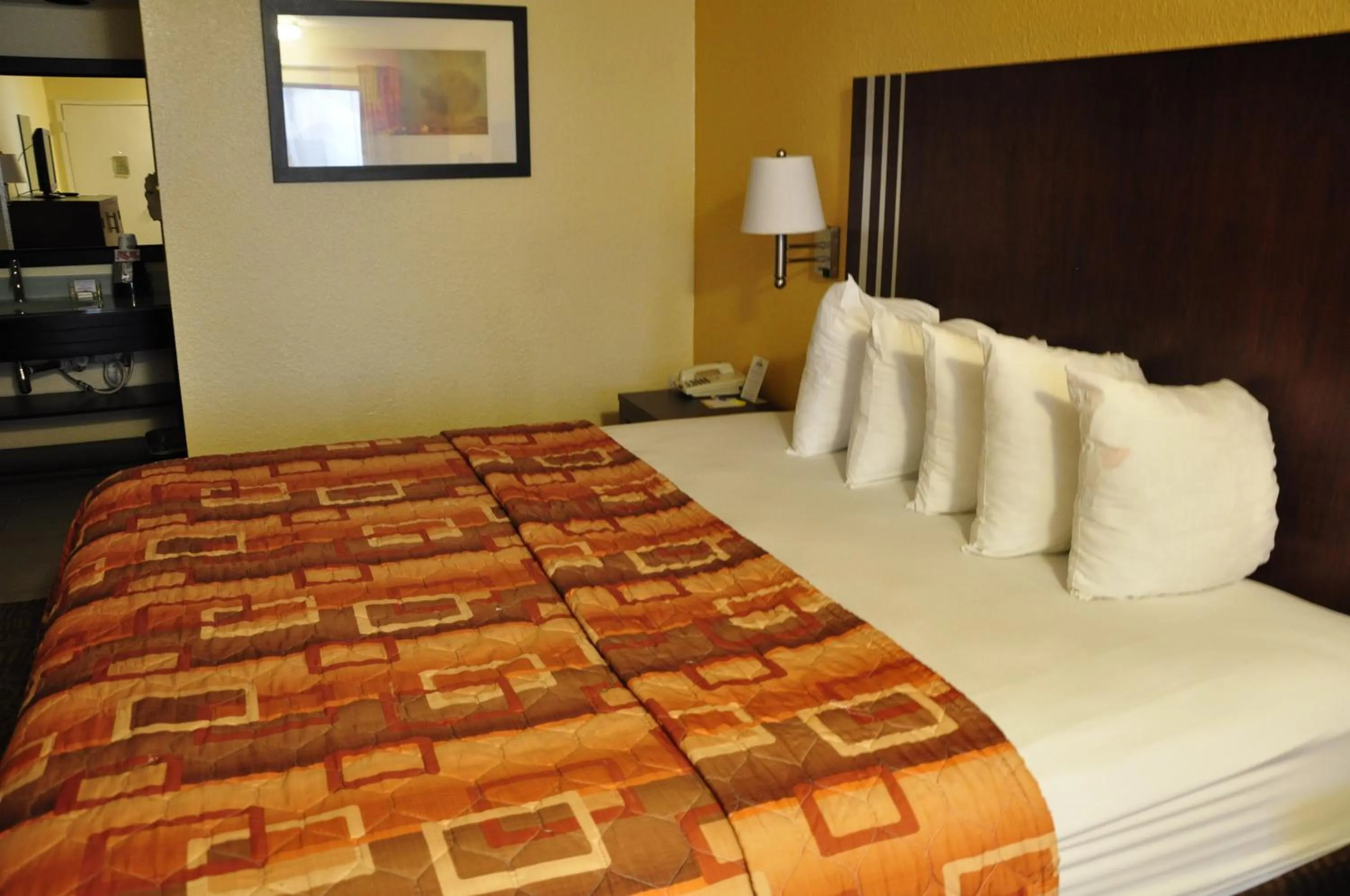 Bed in Motel 6-Little Rock, AR - Airport