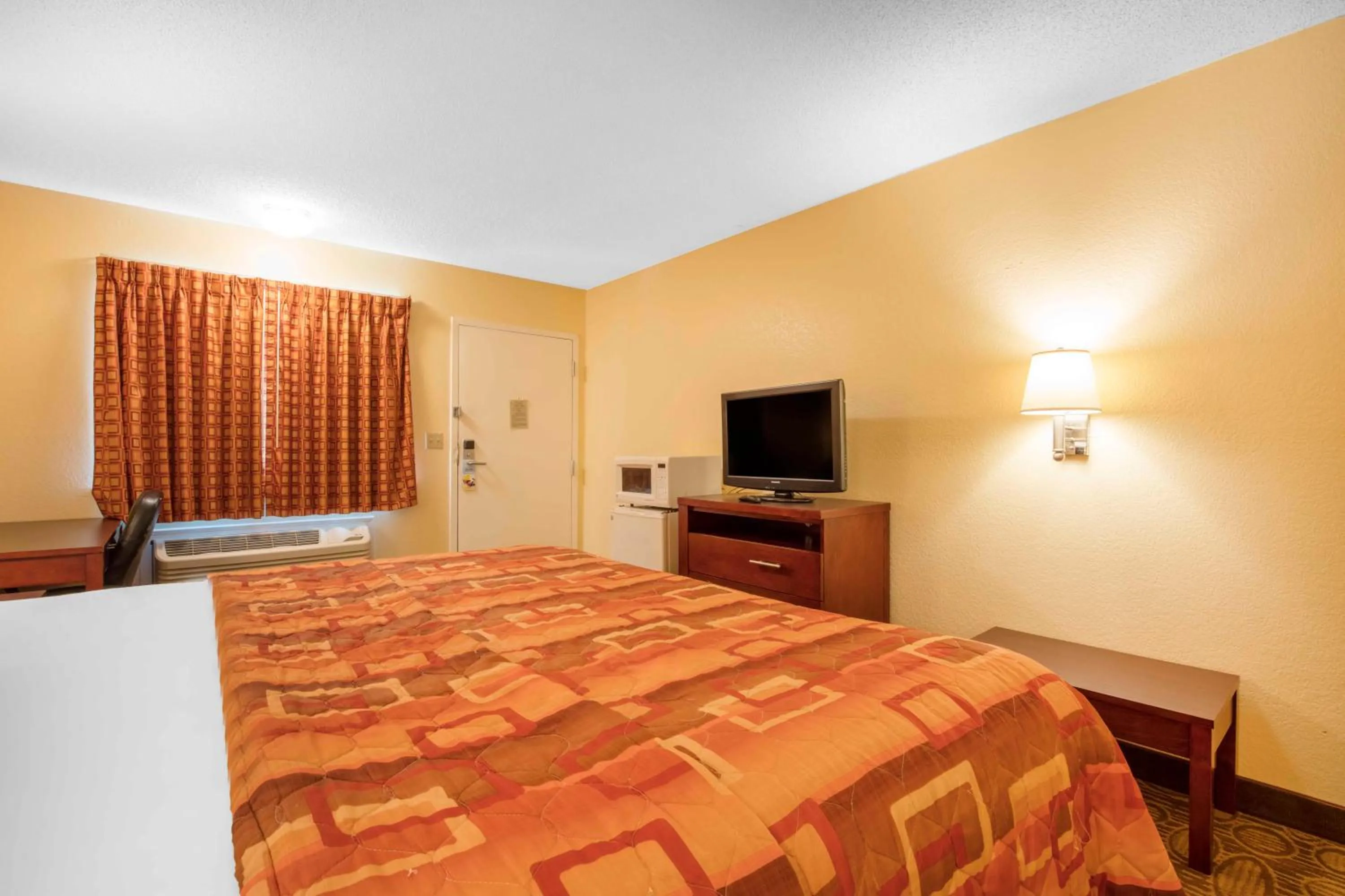 Bedroom, Bed in Motel 6-Little Rock, AR - Airport
