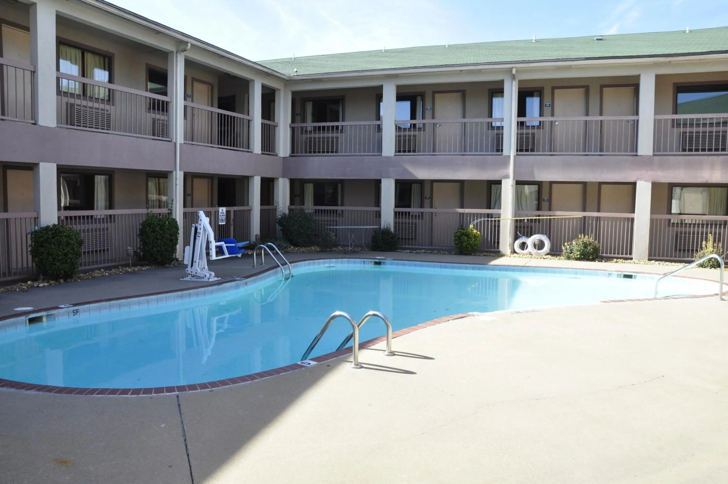 Swimming pool in Motel 6-Little Rock, AR - Airport