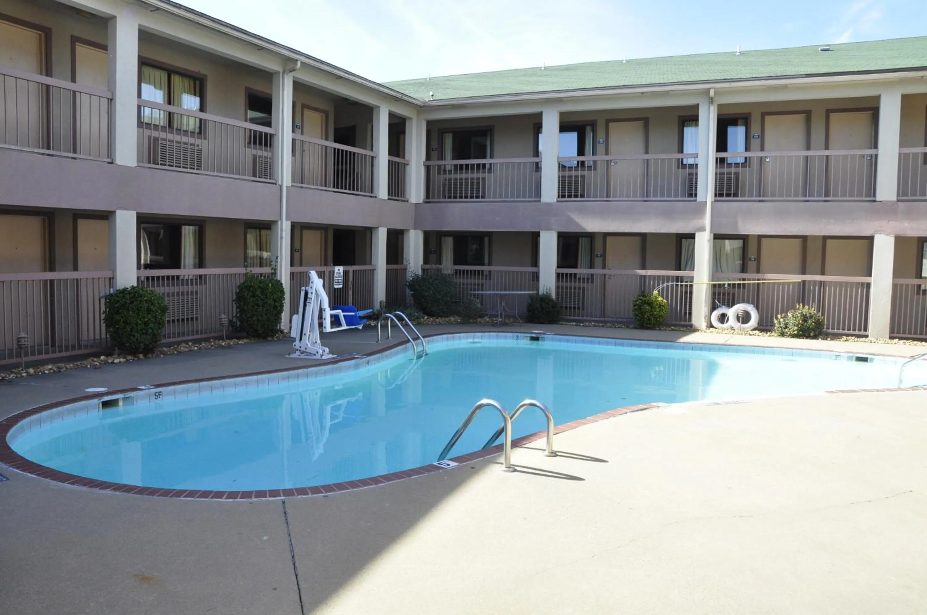 Swimming pool in Motel 6-Little Rock, AR - Airport