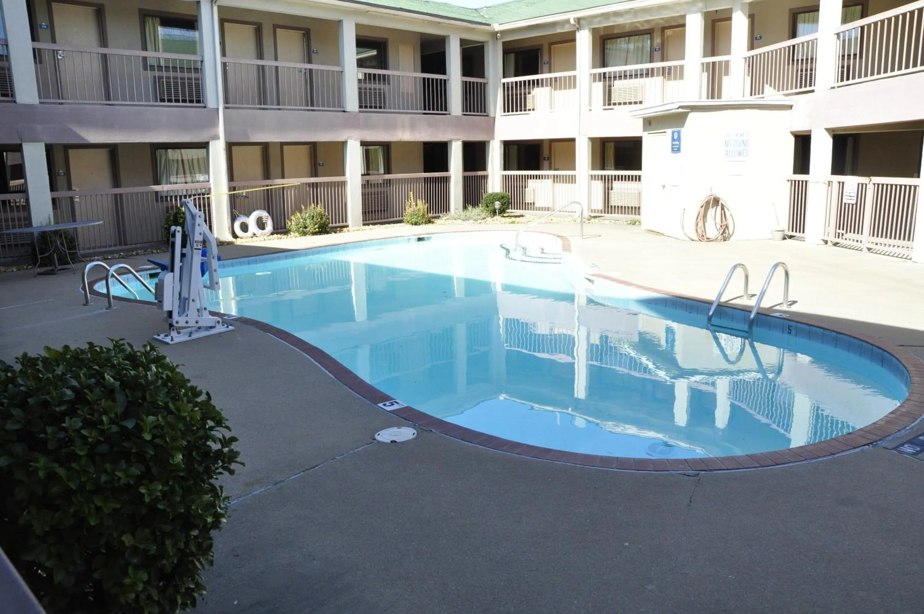 Swimming pool in Motel 6-Little Rock, AR - Airport
