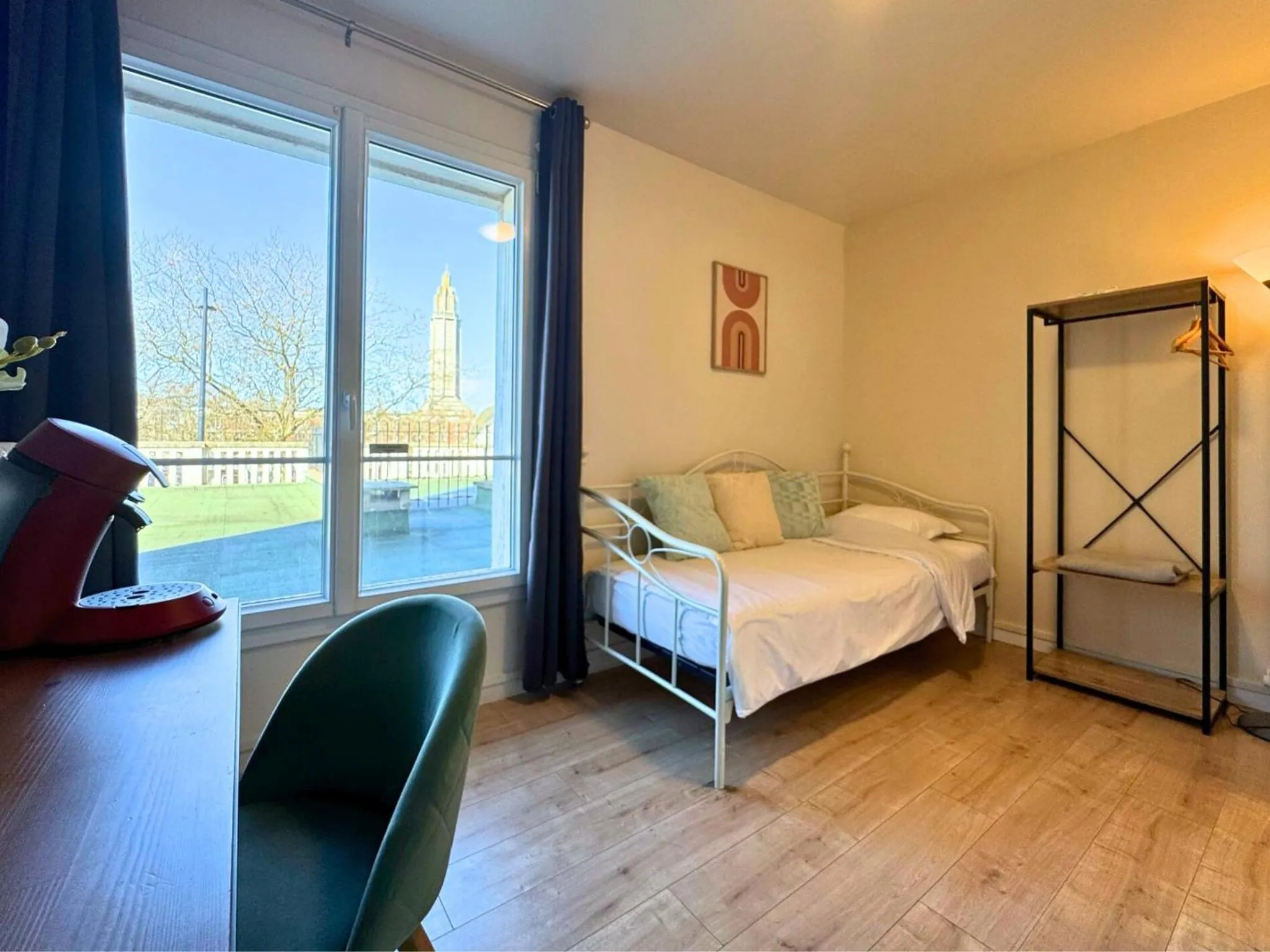 Bed in L'Escale Appartements et Suites en bord de Mer