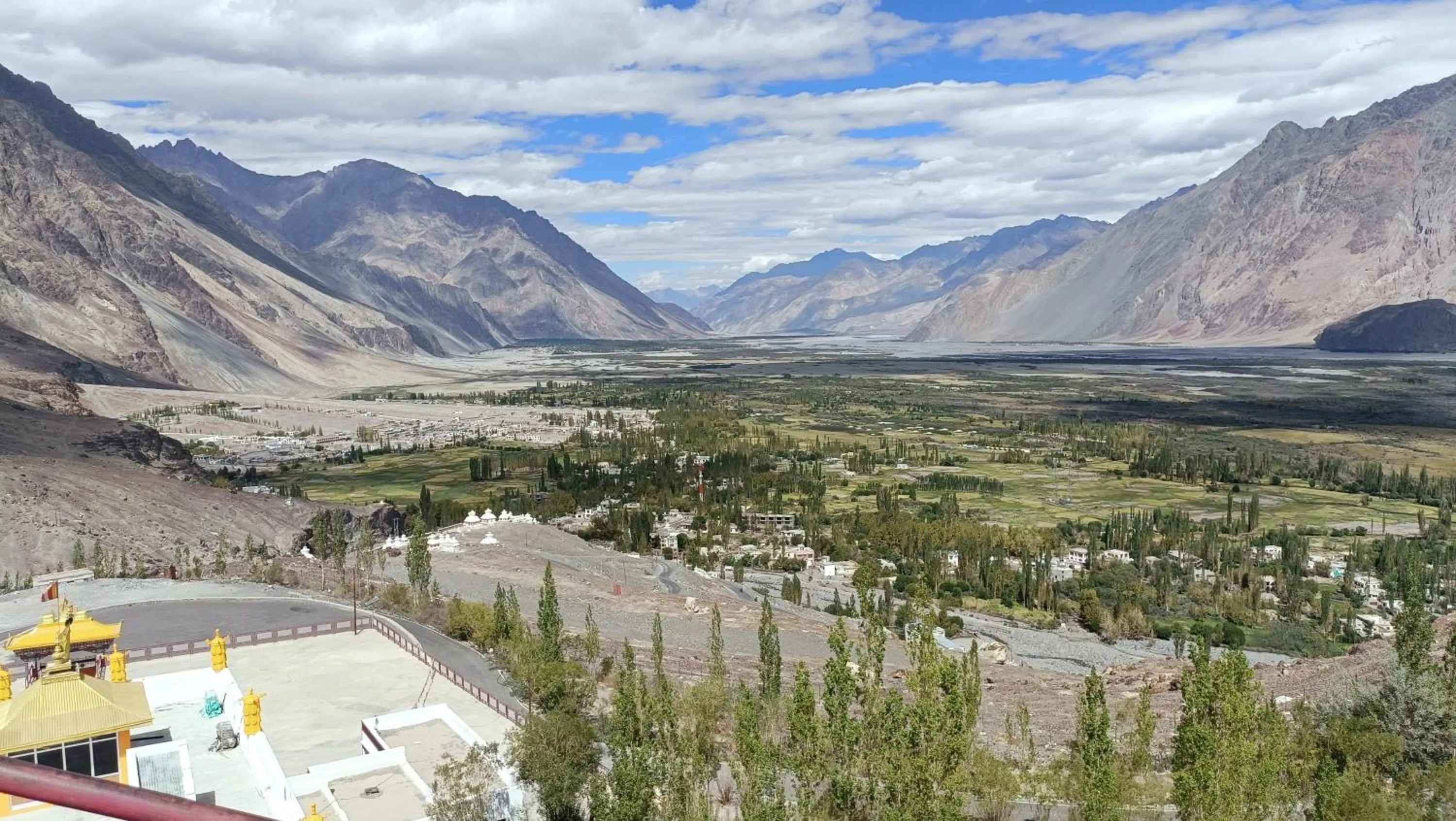 Royal Deluxe Camp & Resort, Hunder- Nubra
