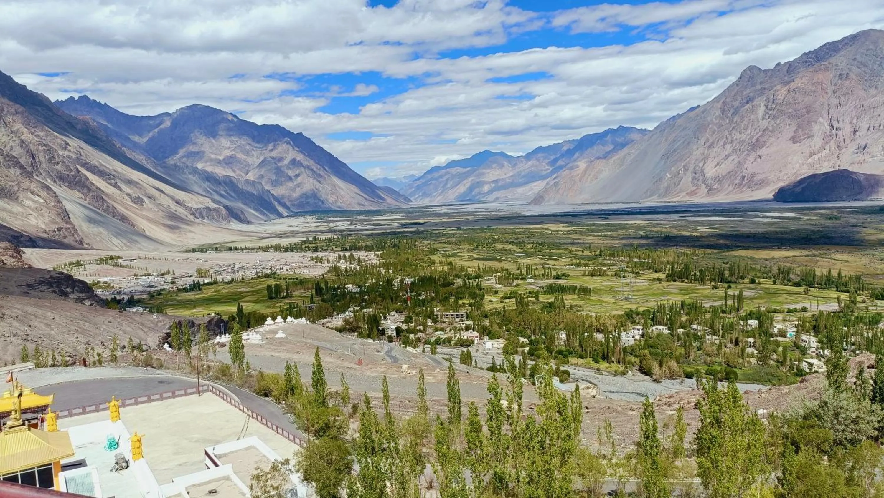 Royal Deluxe Camp & Resort, Hunder- Nubra