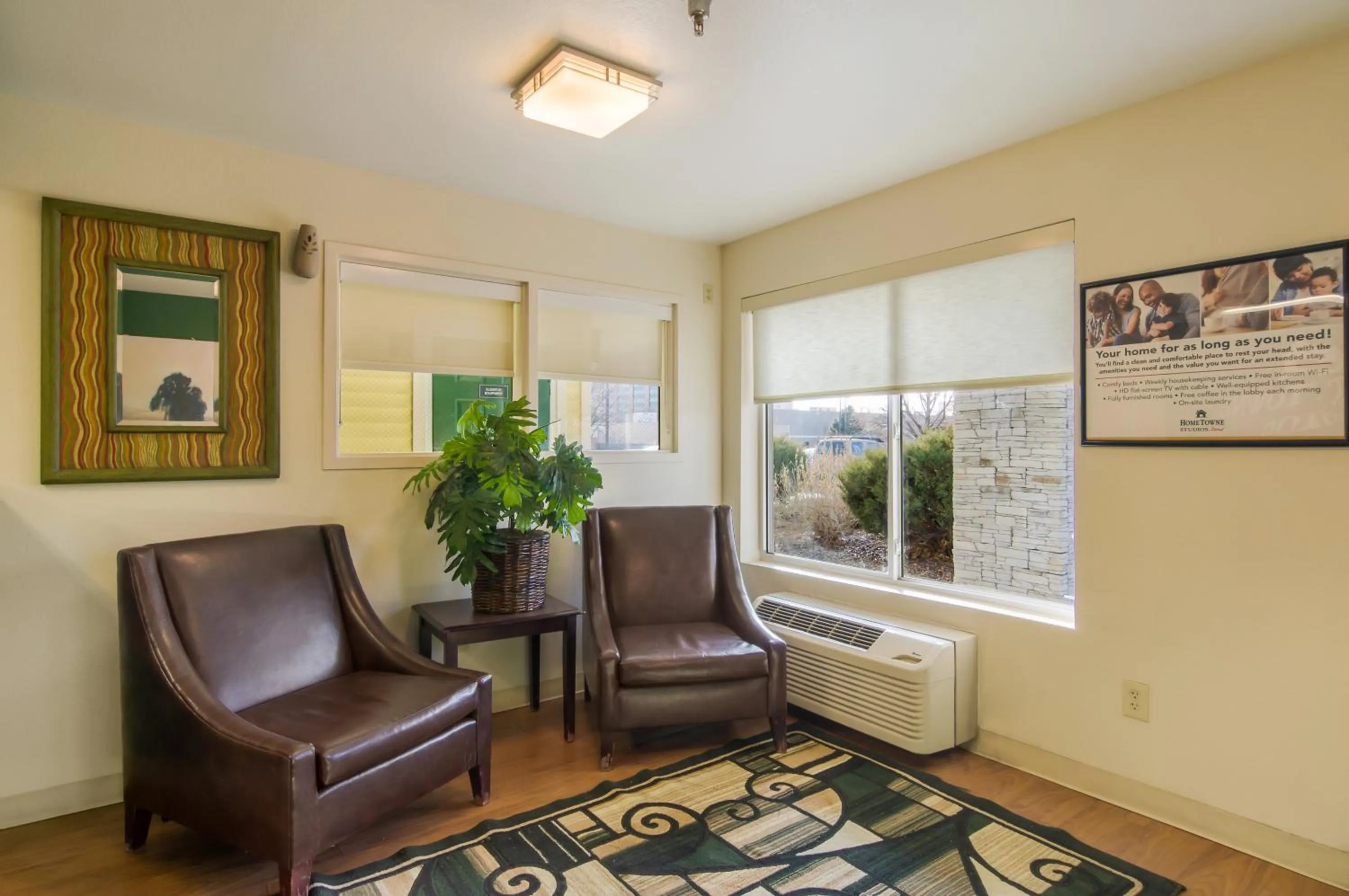 Lobby or reception in HomeTowne Studios by Red Roof Lake Charles - Sulphur