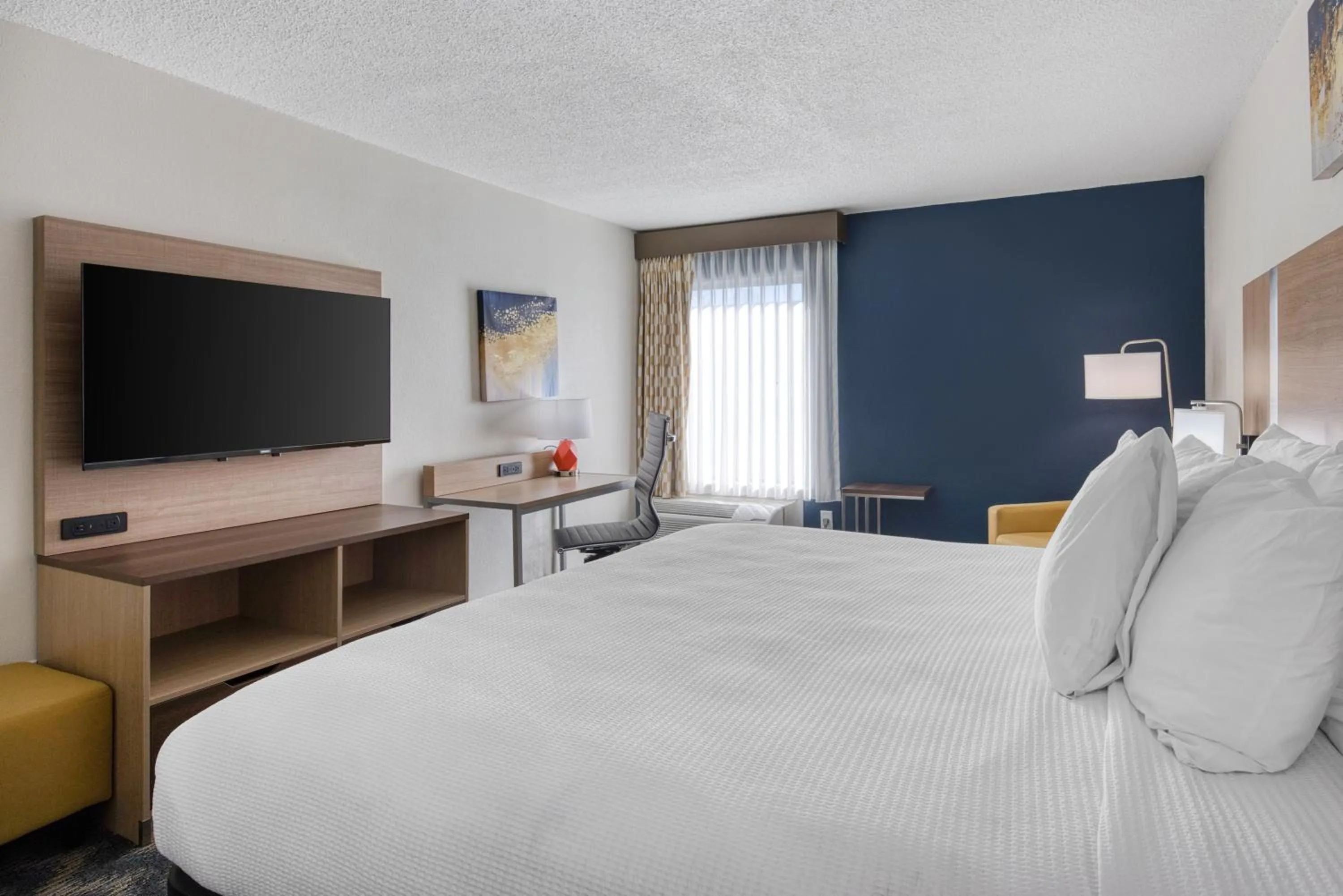 Bedroom, Bed in Best Western Greensboro Coliseum Inn