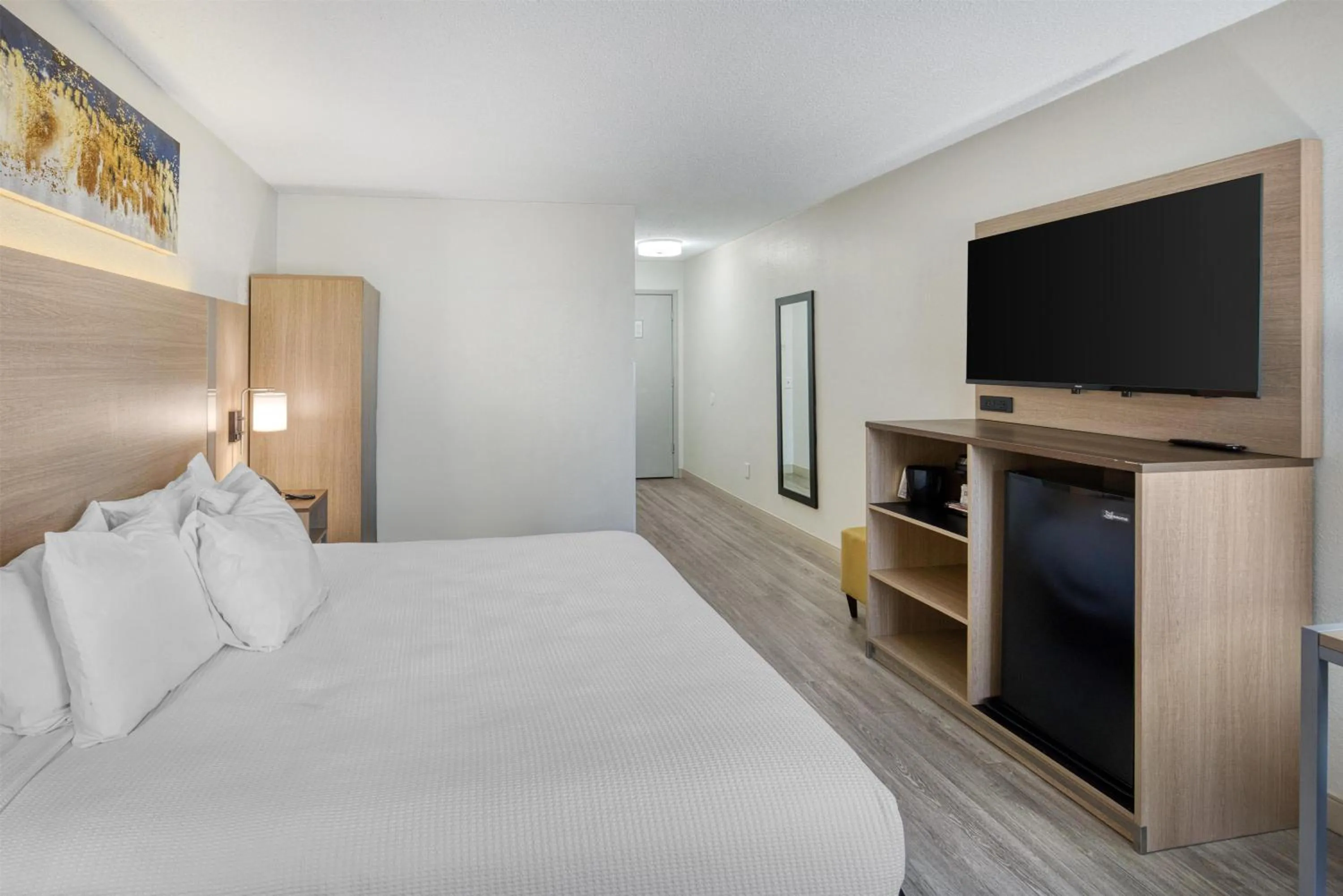 Bedroom, Bed in Best Western Greensboro Coliseum Inn