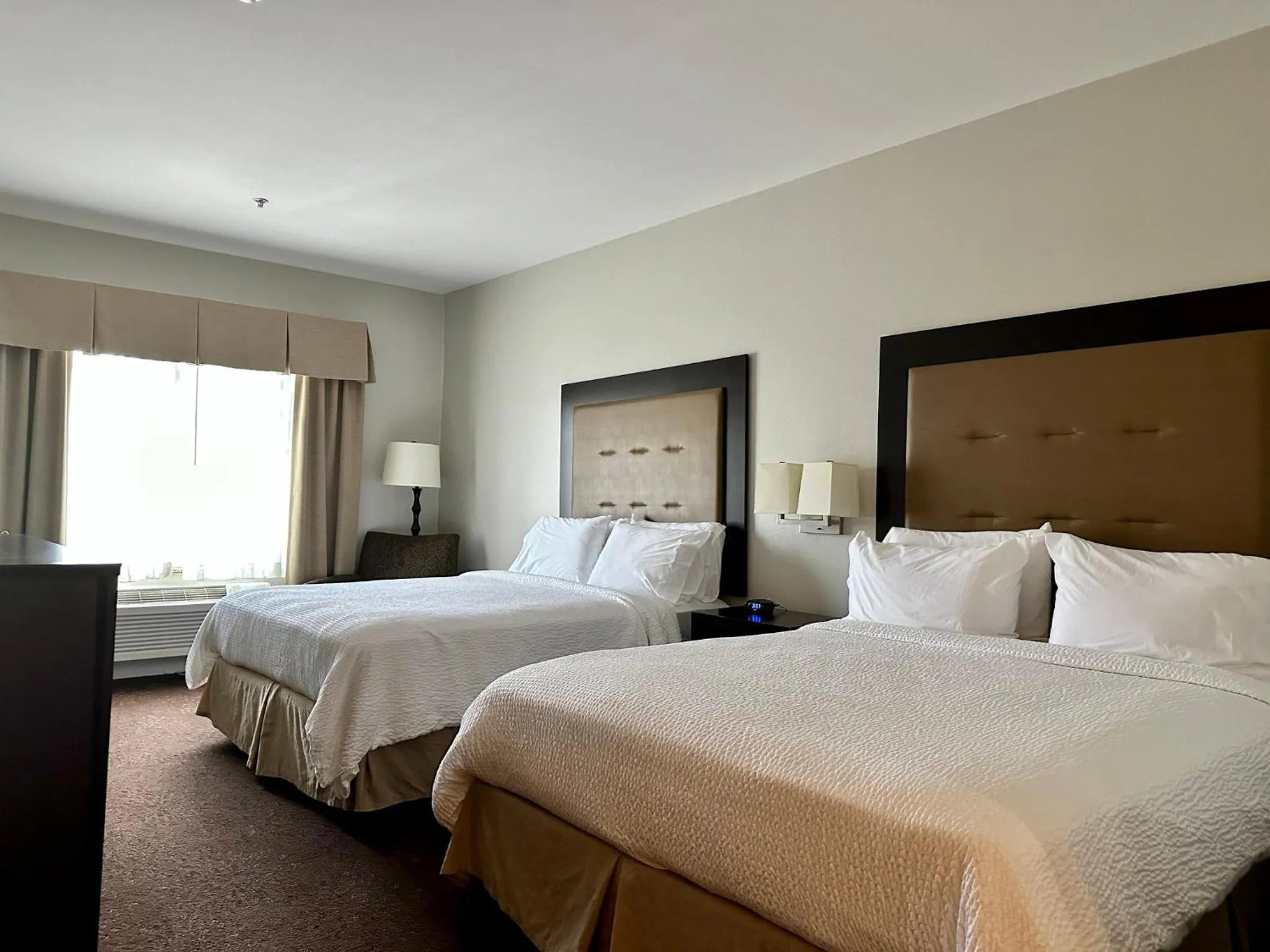 Photo of the whole room, Bed in Holiday Inn Express Vancouver North by IHG