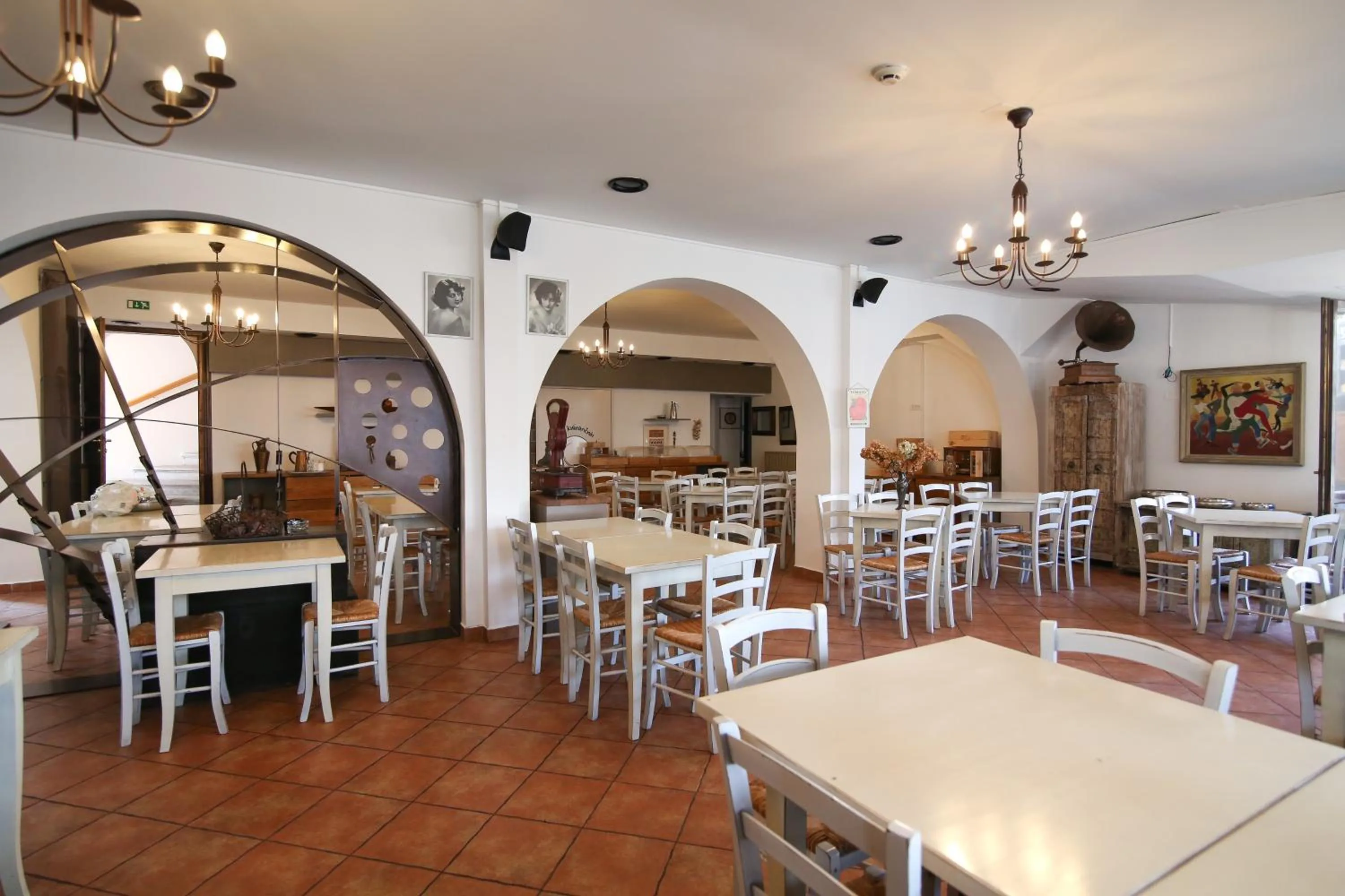 Restaurant/places to eat in Hotel Katrca