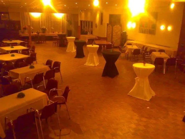 Restaurant/places to eat in Hostel Herberg de Esborg Scheemda