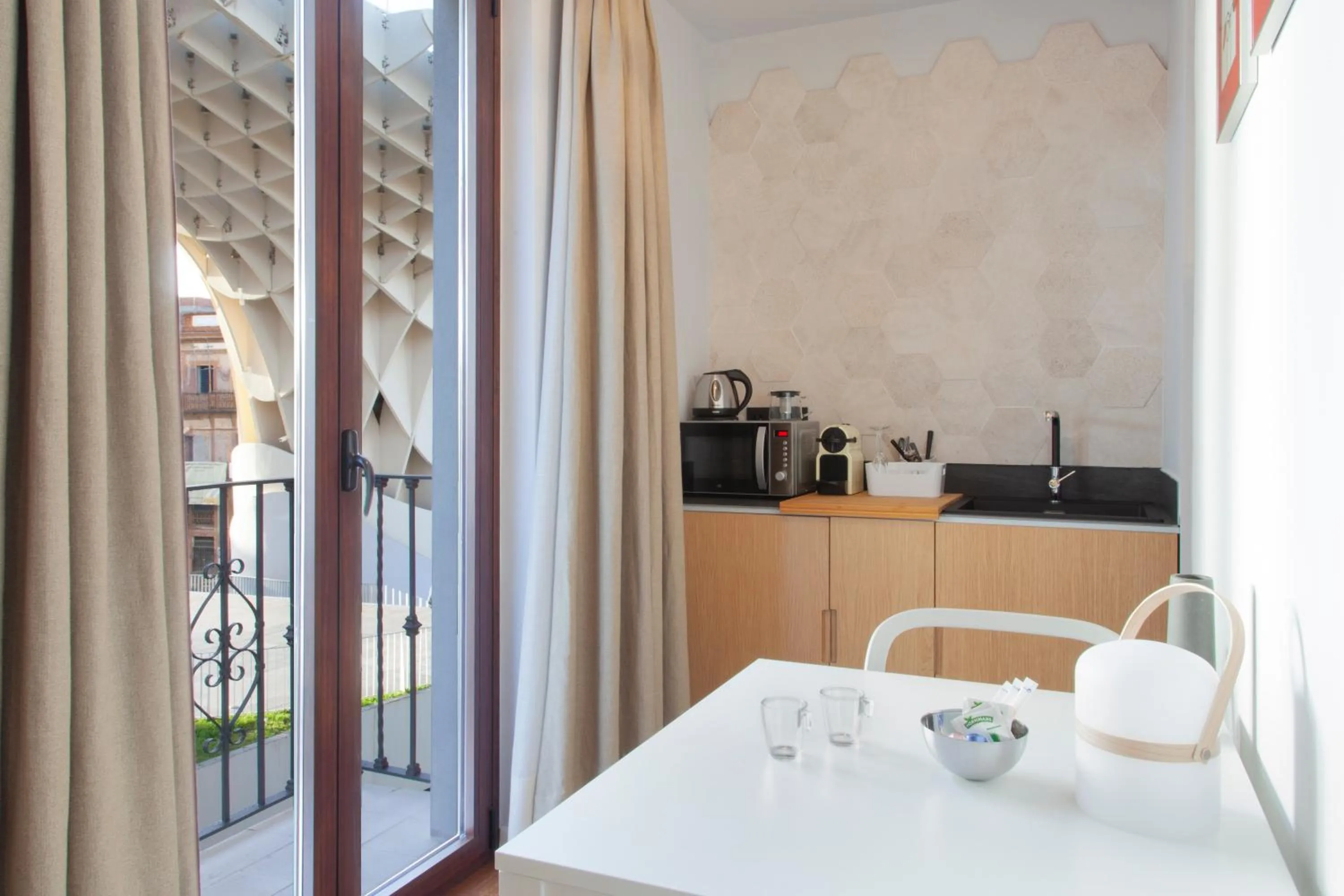 Balcony/Terrace, Bed in Welldone Metropol