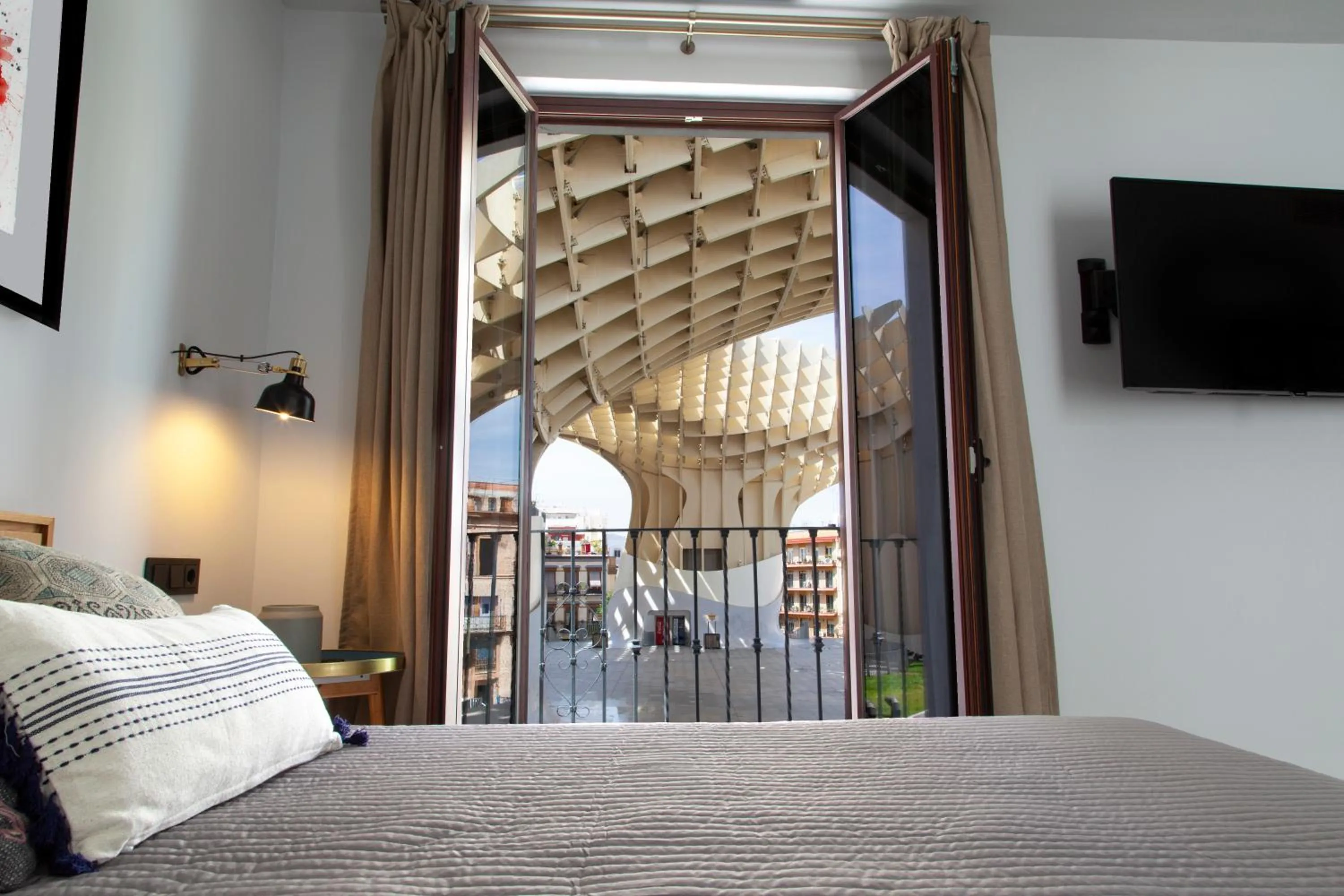 Balcony/Terrace, Bed in Welldone Metropol