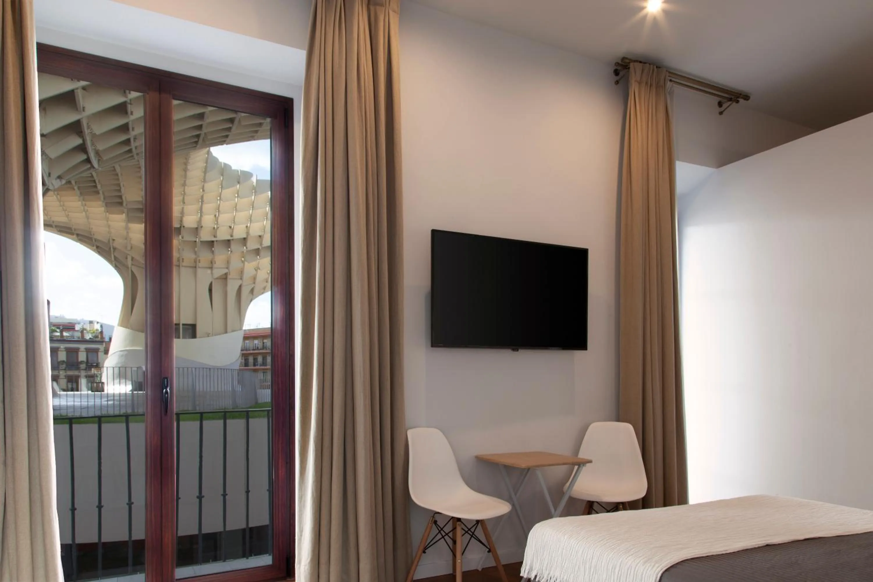 Balcony/Terrace, Bed in Welldone Metropol