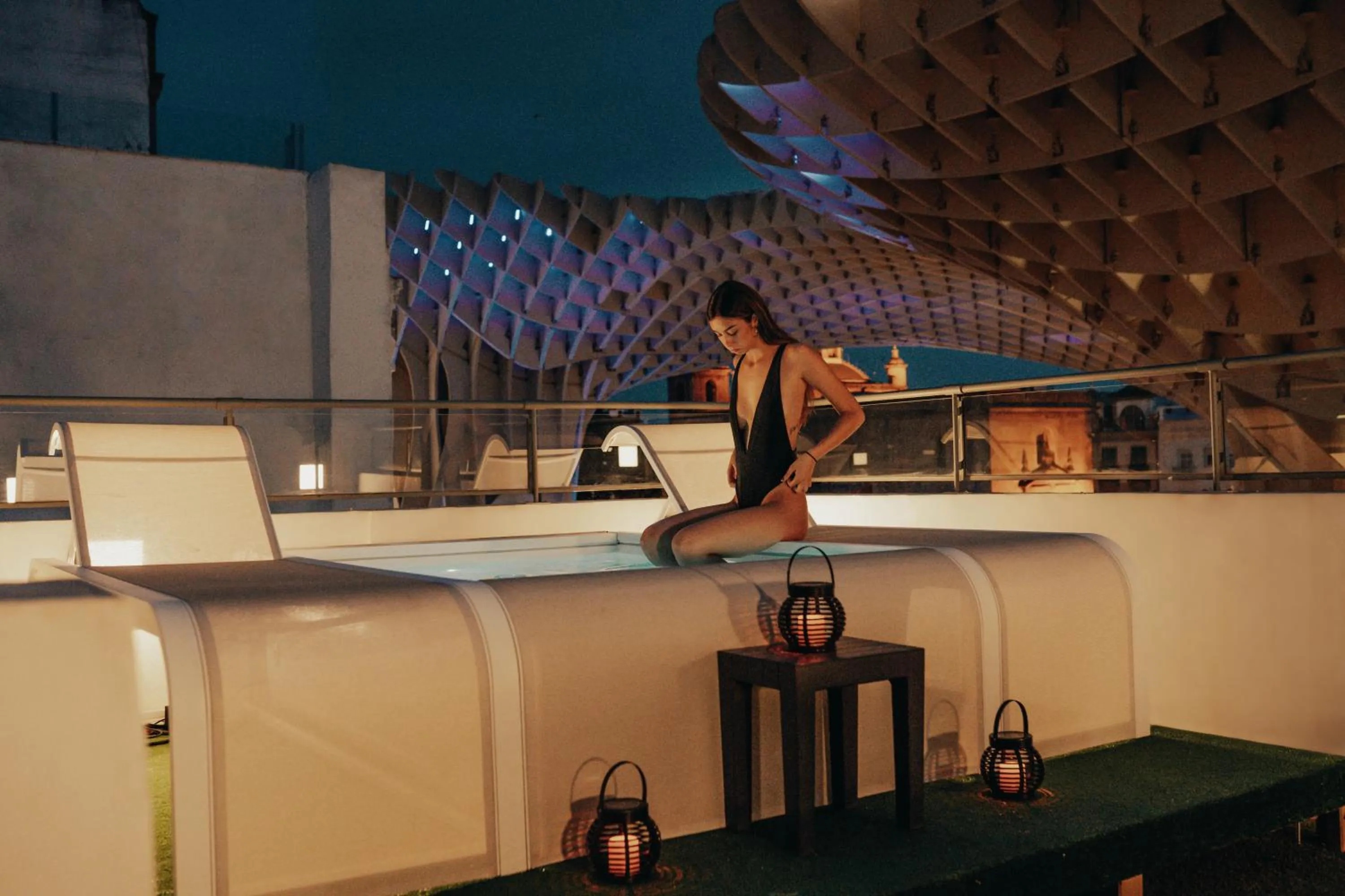 Swimming pool in Welldone Metropol