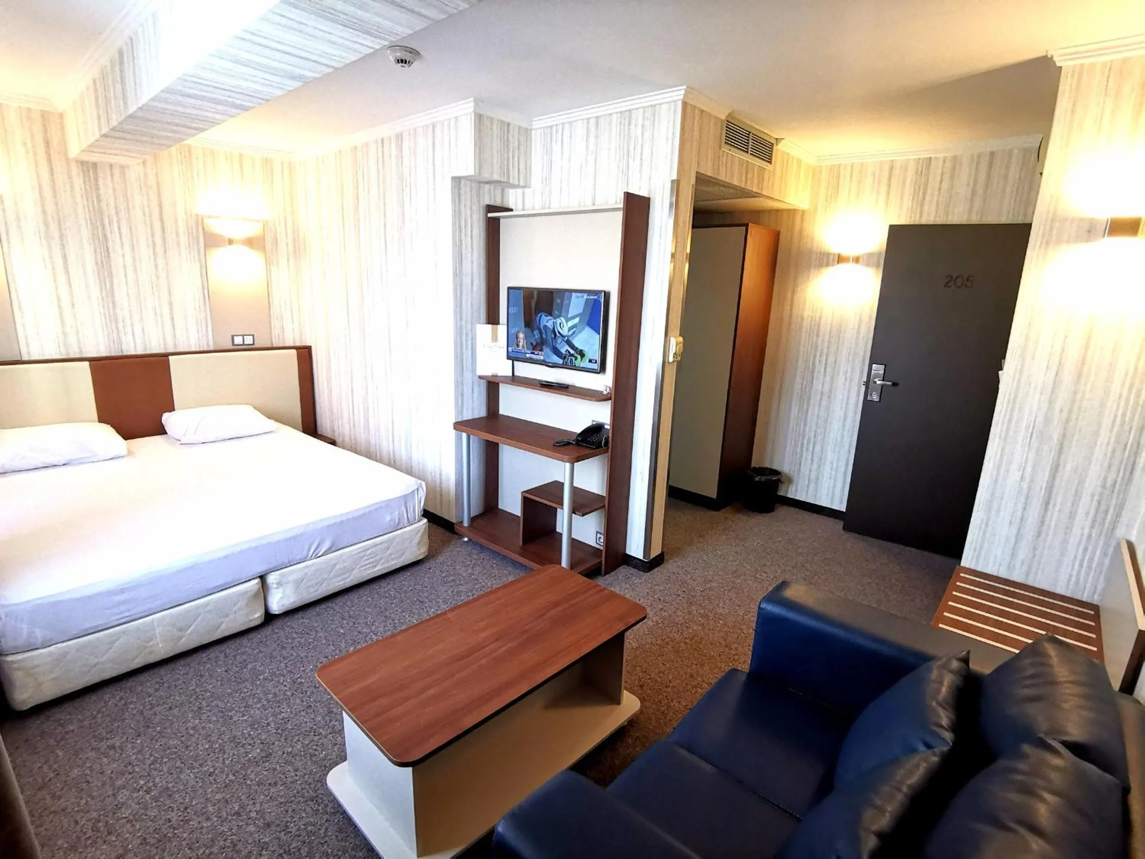 Bed in Elate Plaza Hotel