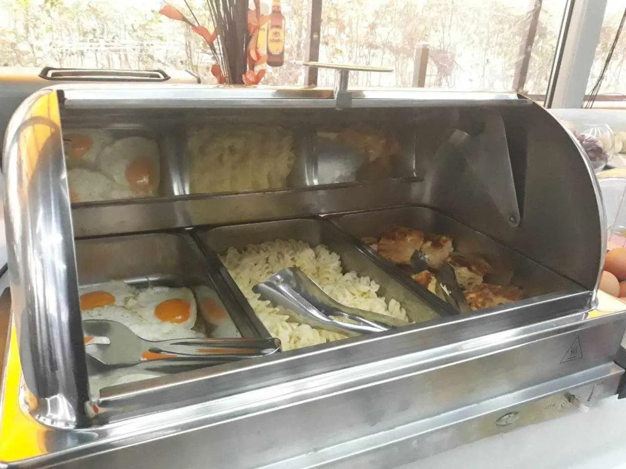 Food and drinks in Elate Plaza Hotel