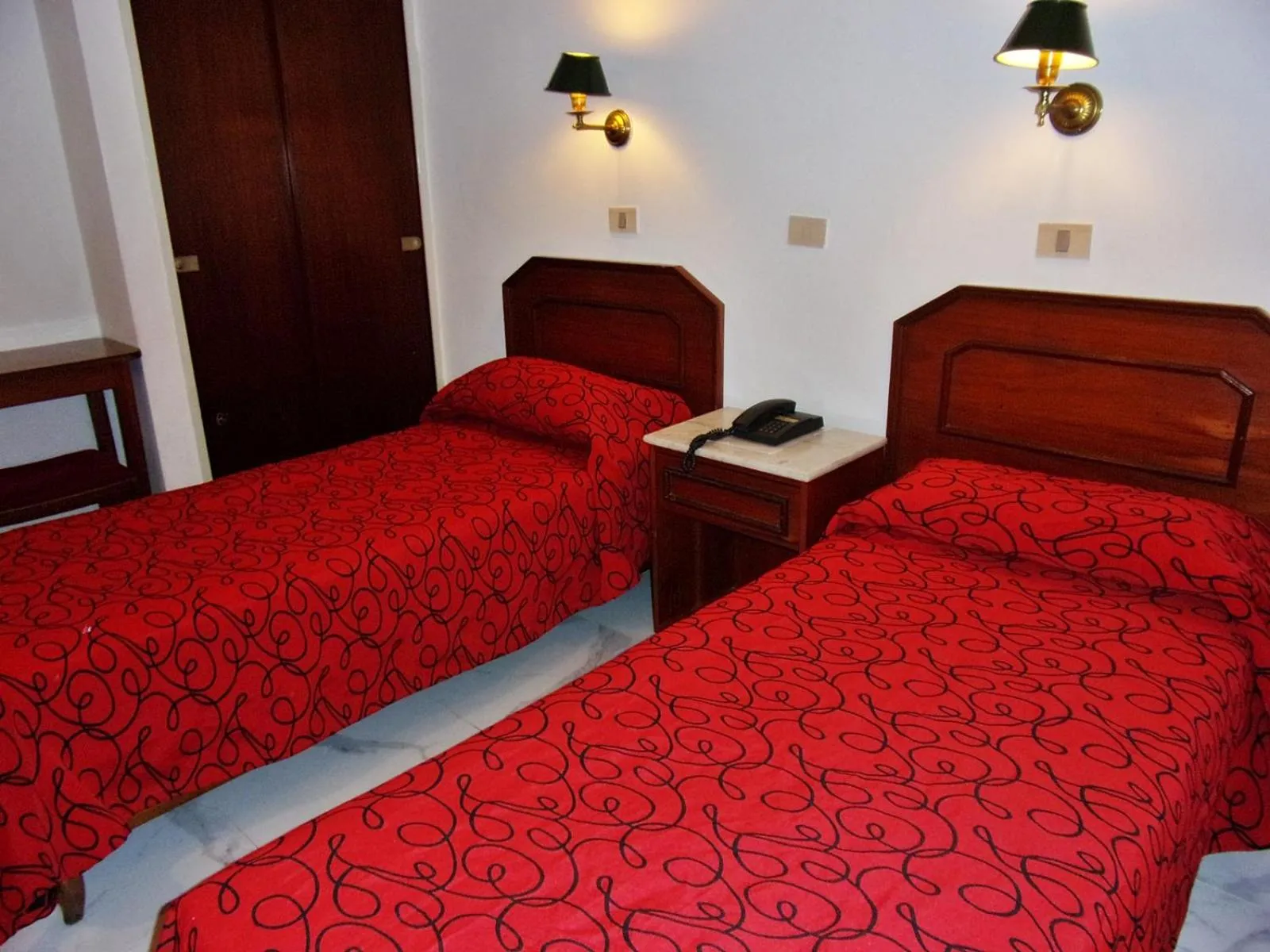 Photo of the whole room, Bed in Hotel Tres Sargentos