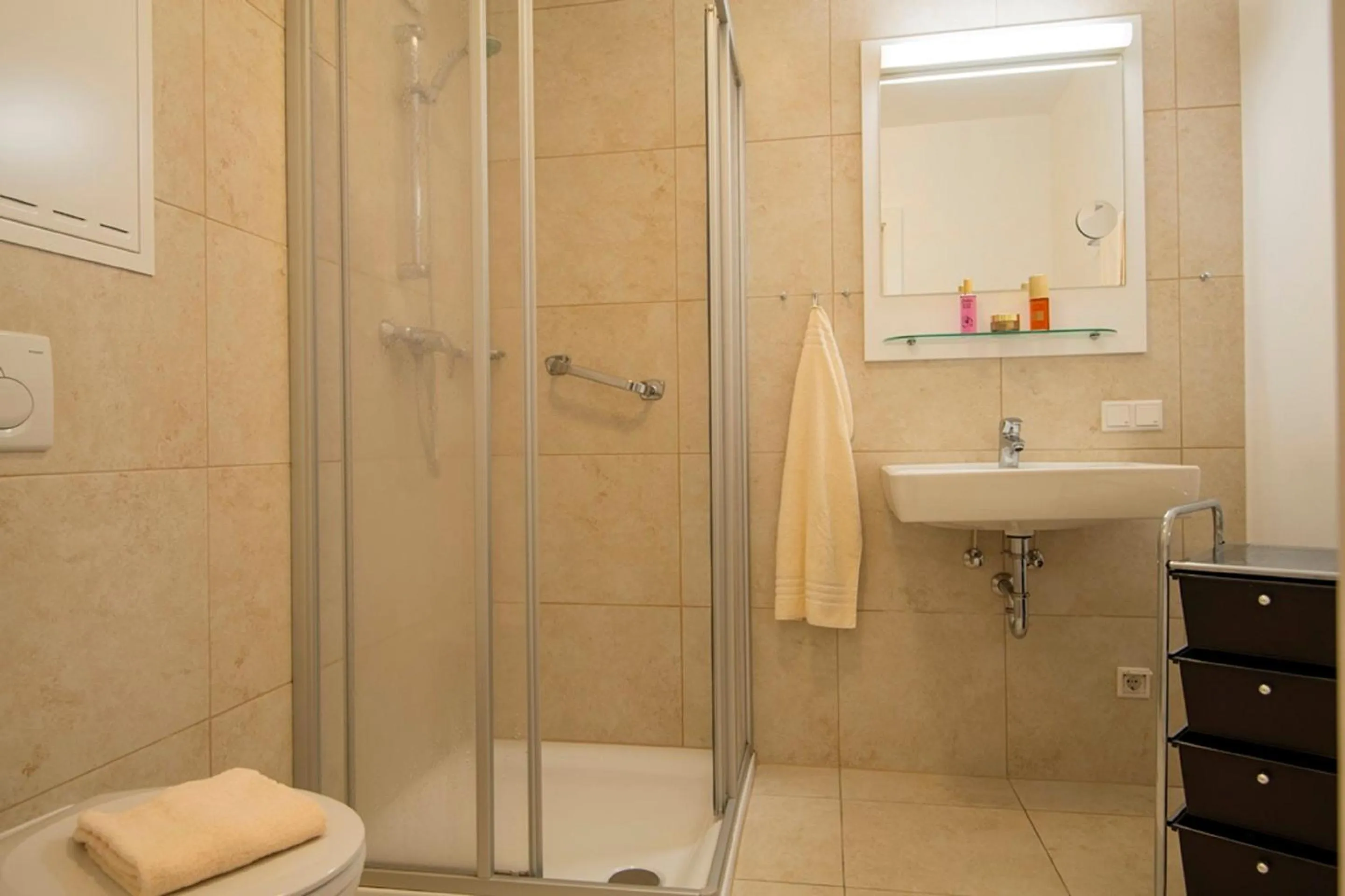 Bathroom in Sonnenwende by AlpenTravel