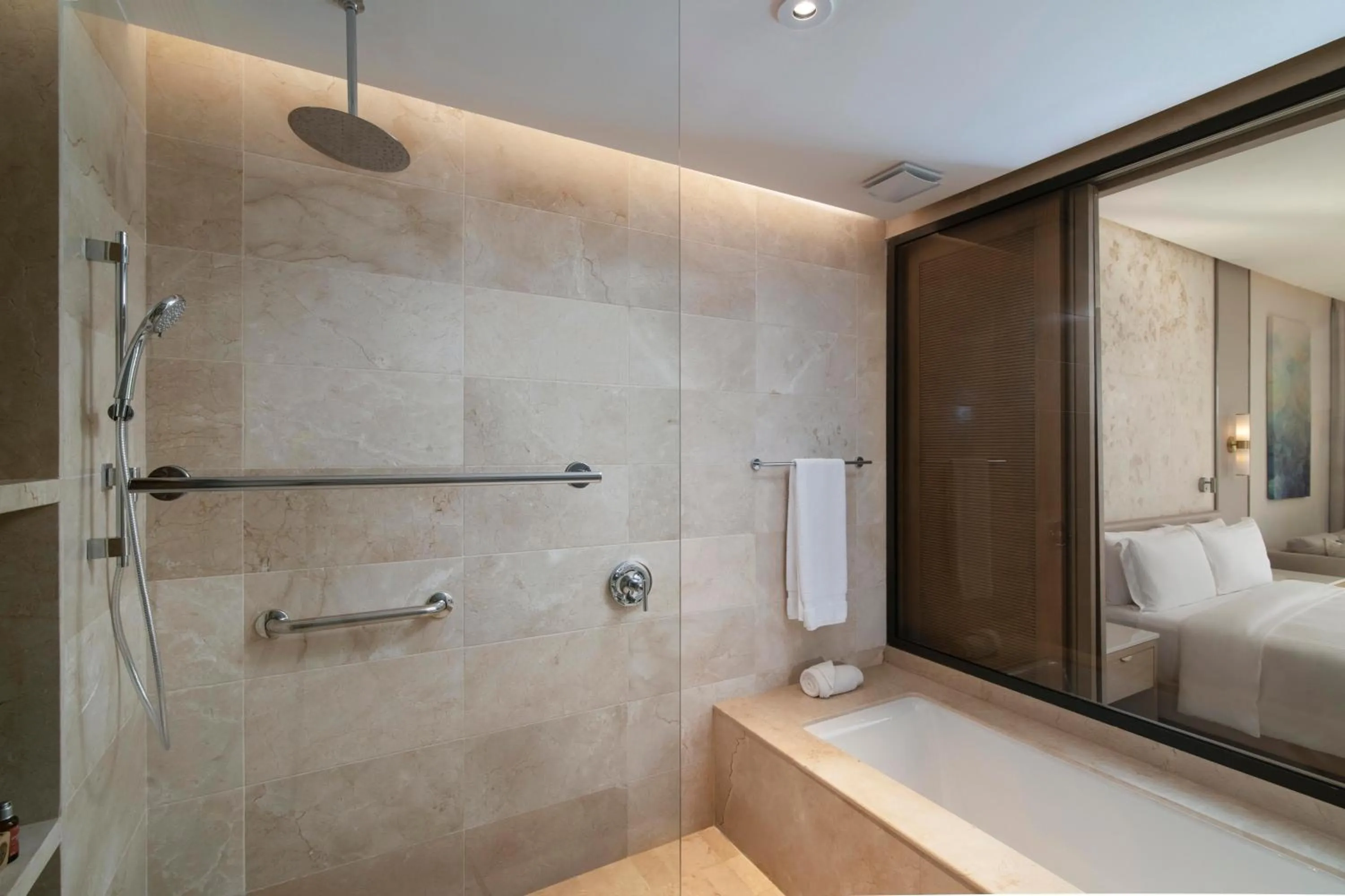 Bathroom, Bed in Casa de Campo Resort & Villas