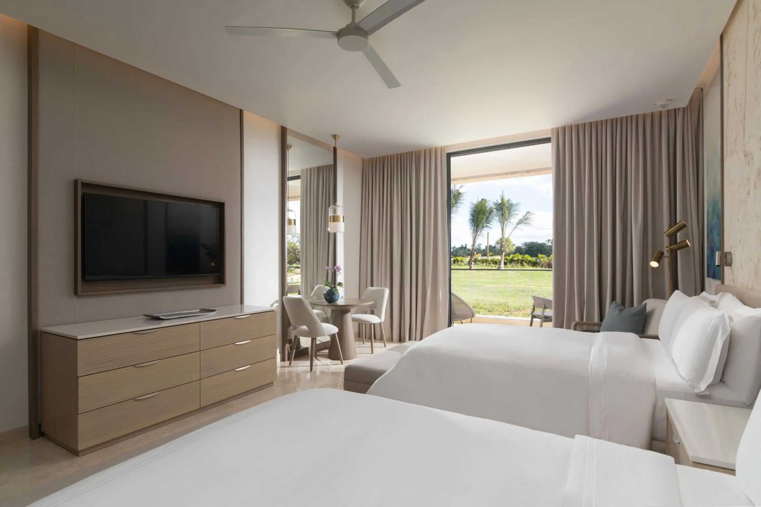 Property building, Bed in Casa de Campo Resort & Villas