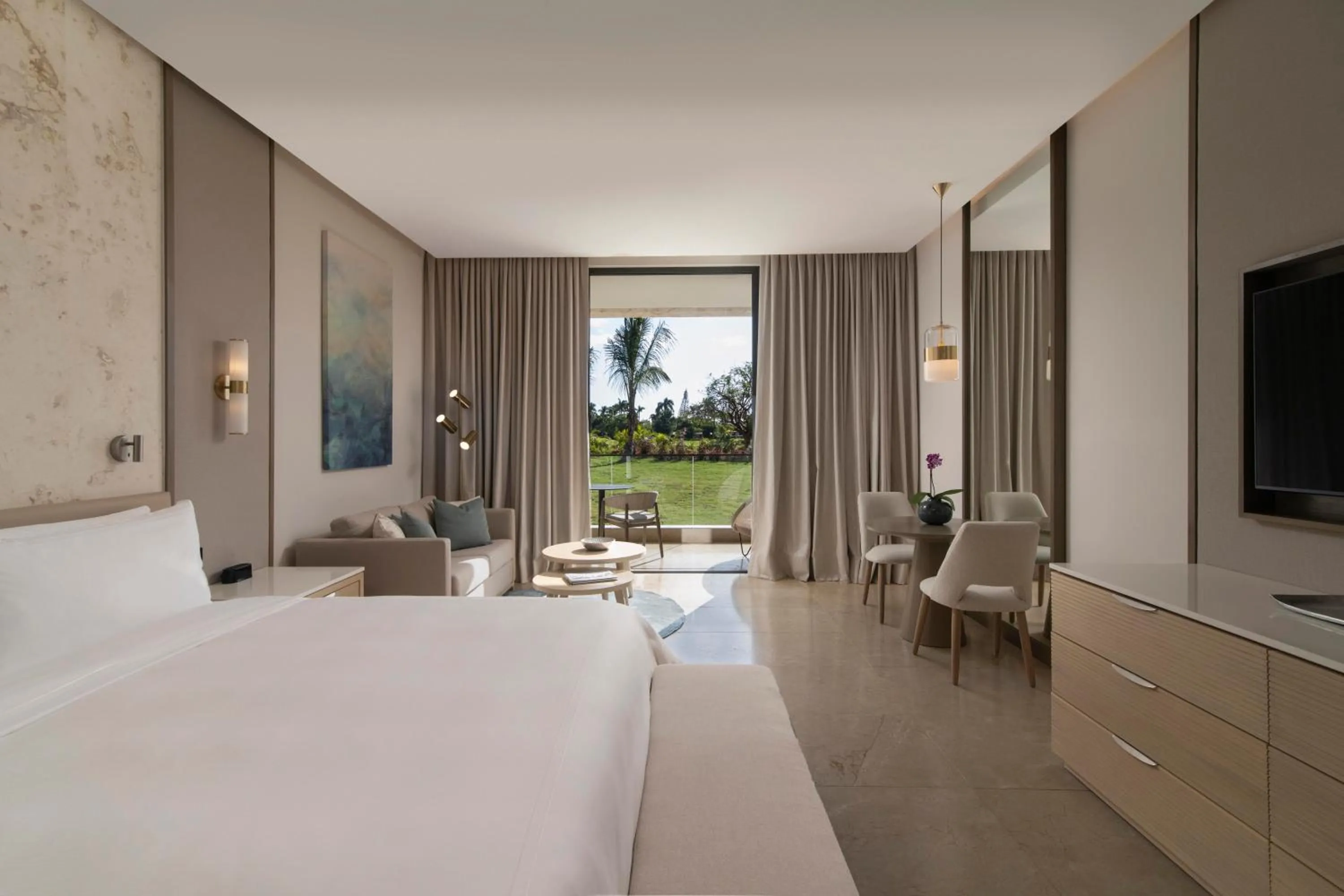 Property building, Bed in Casa de Campo Resort & Villas