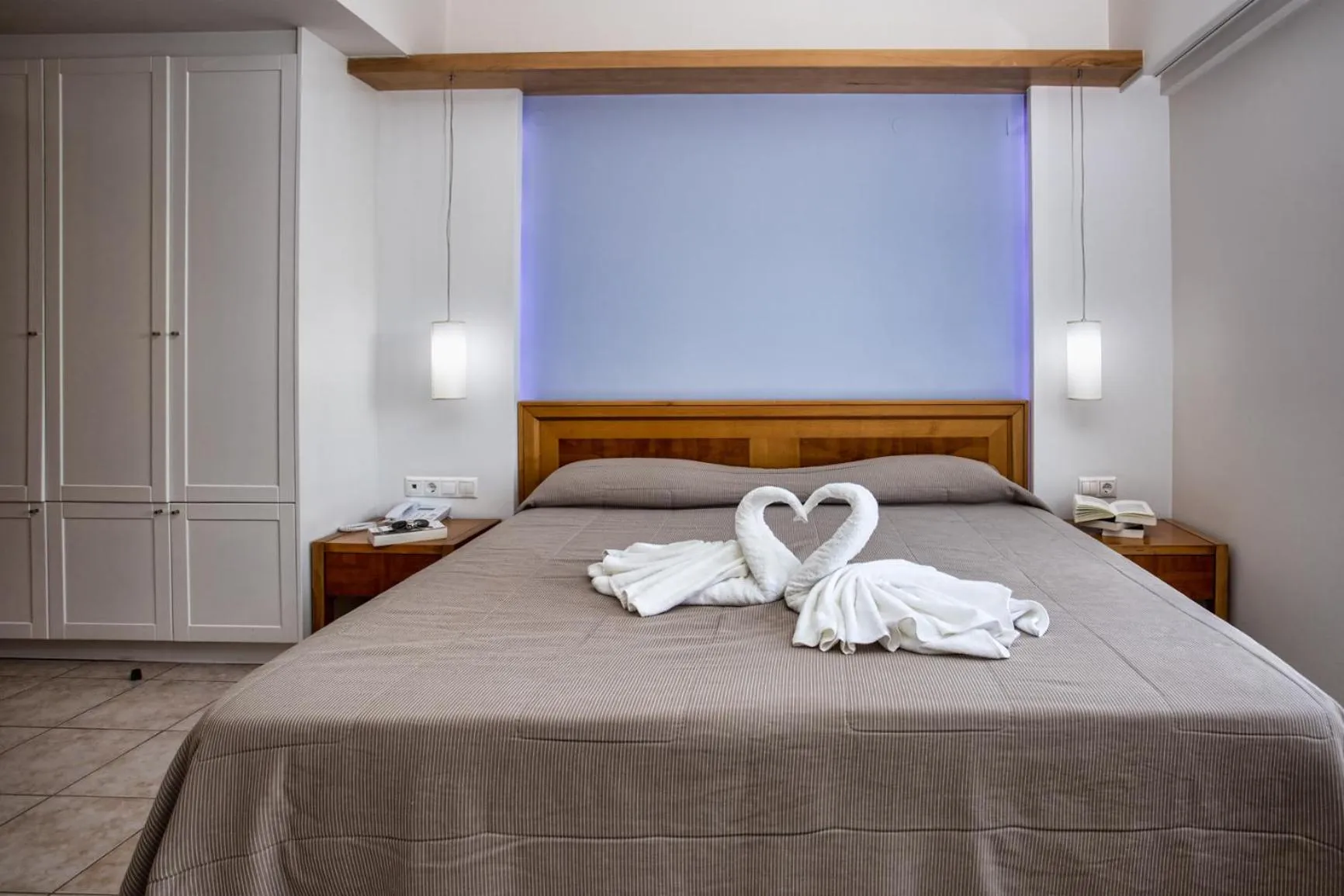 Bedroom, Bed in Mary Hotel & Mary Royal Suites