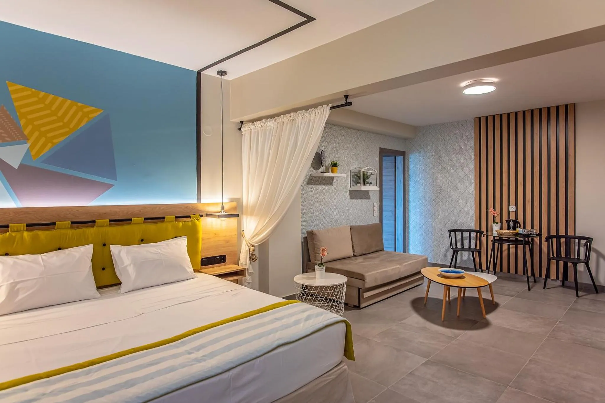 Photo of the whole room, Bed in Mythic Summer Hotel