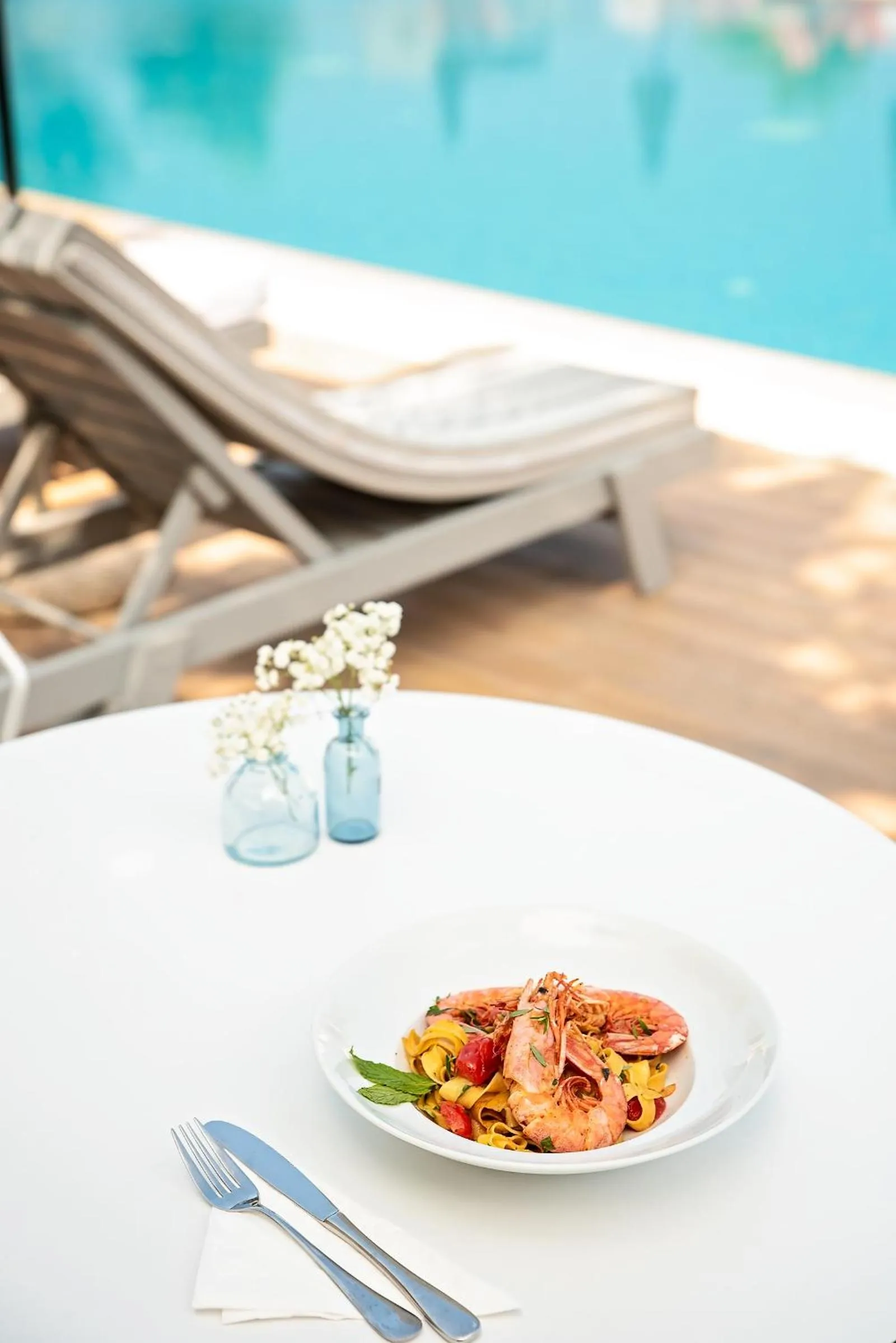 Food and drinks in Mythic Summer Hotel