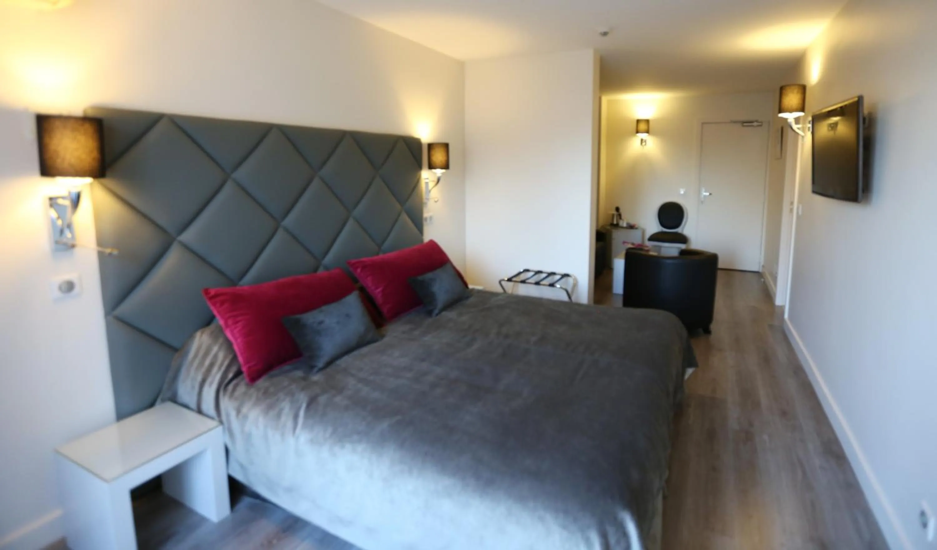 Bed in Les Criquets Hôtel & Spa